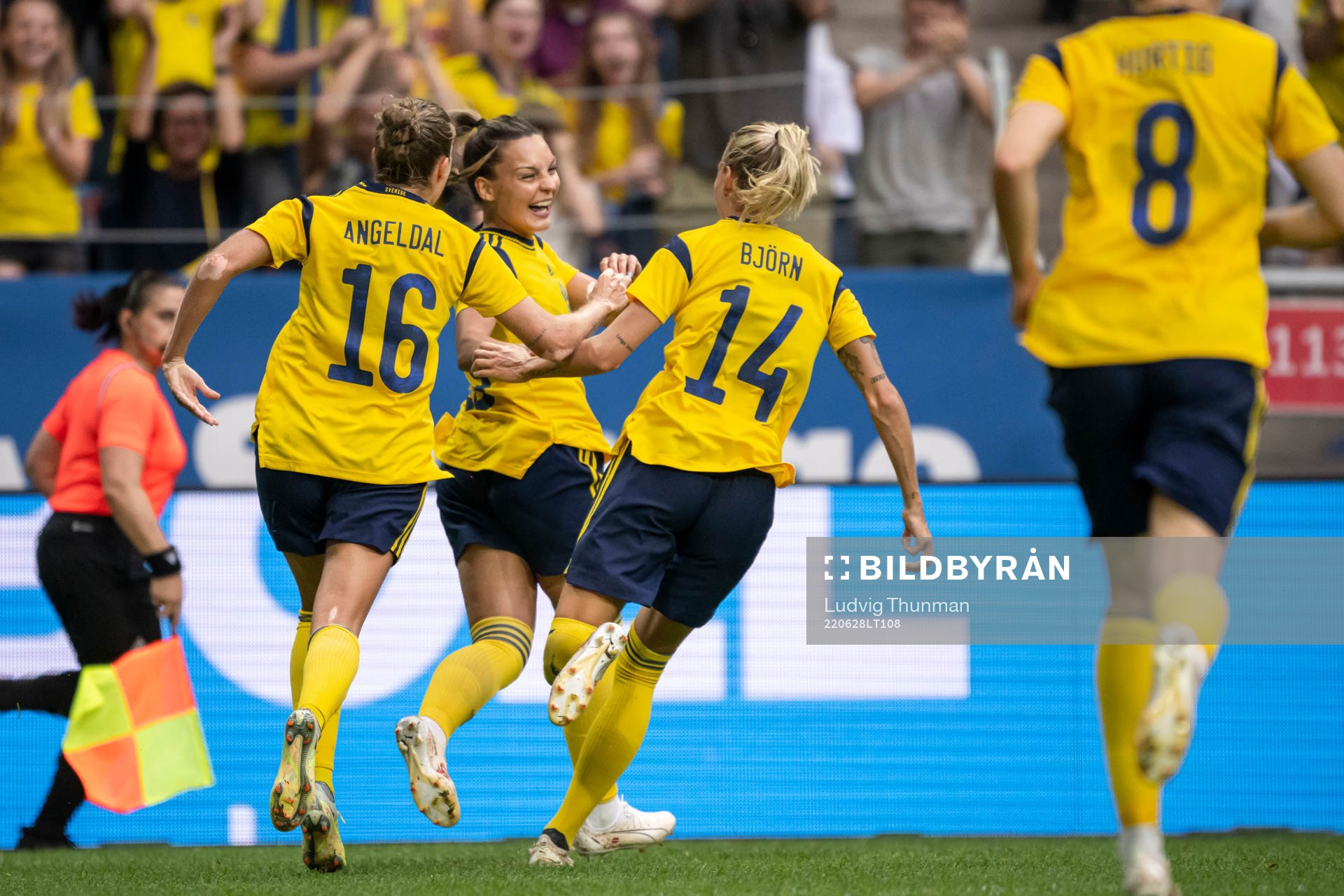 Johanna Rytting Kaneryd of Sweden celebrate with teammates