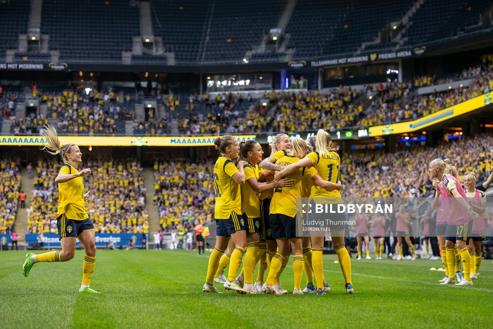 Lina Hurtig of Sweden celebrate with teammates