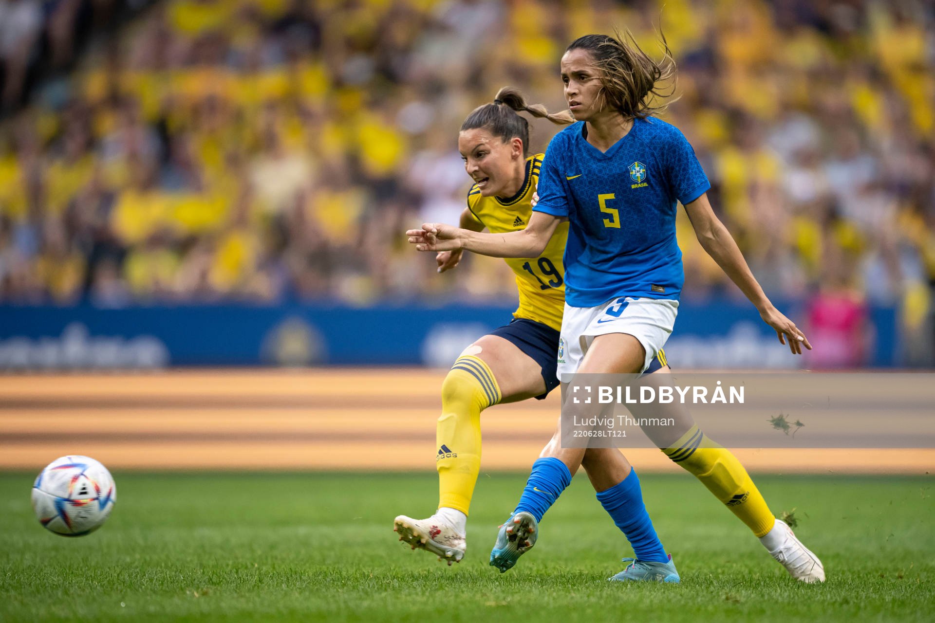 Johanna Rytting Kaneryd of Sweden and Duda S of Brazil
