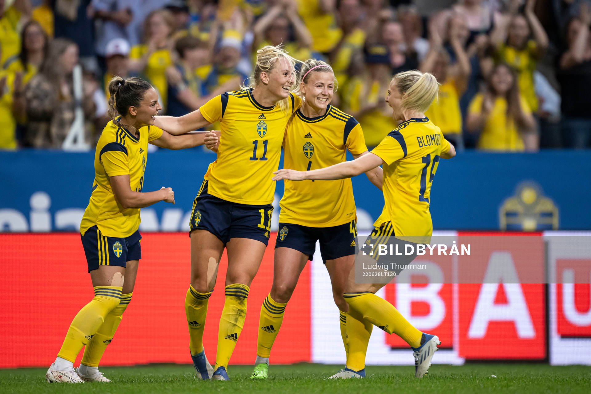 Stina Blackstenius of Sweden celebrate with teammates