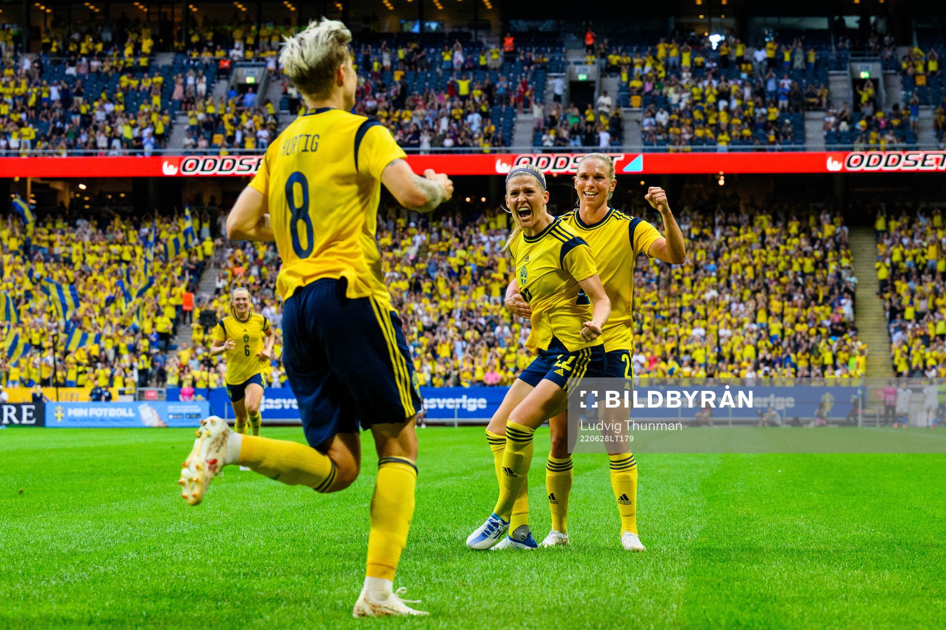 Lina Hurtig of Sweden celebrates with Olivia Schough and