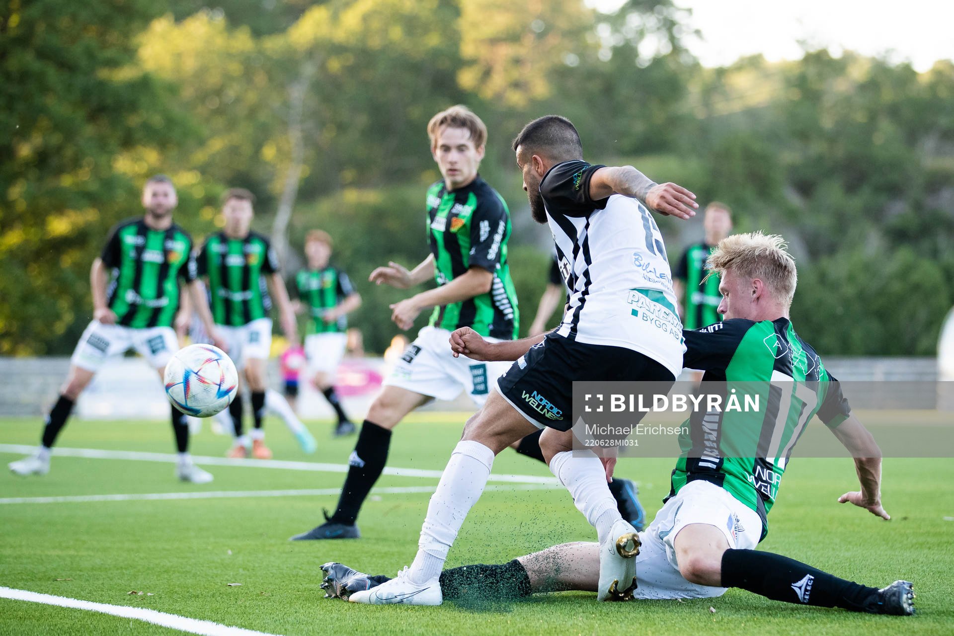 Lindomes Ihab Naser och GAIS Viktor Nilsen