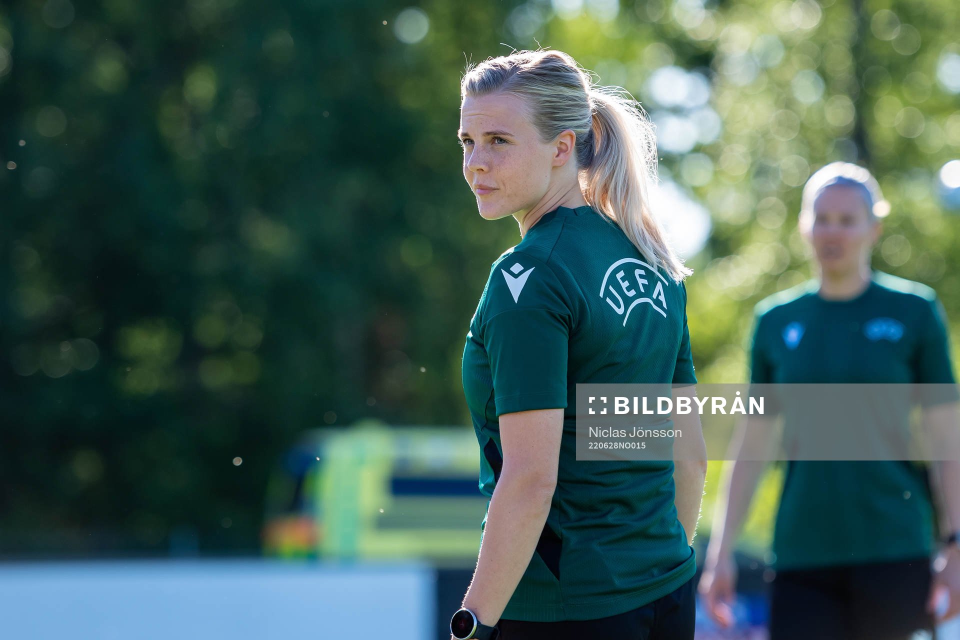 assistant referee Laura Koskinen