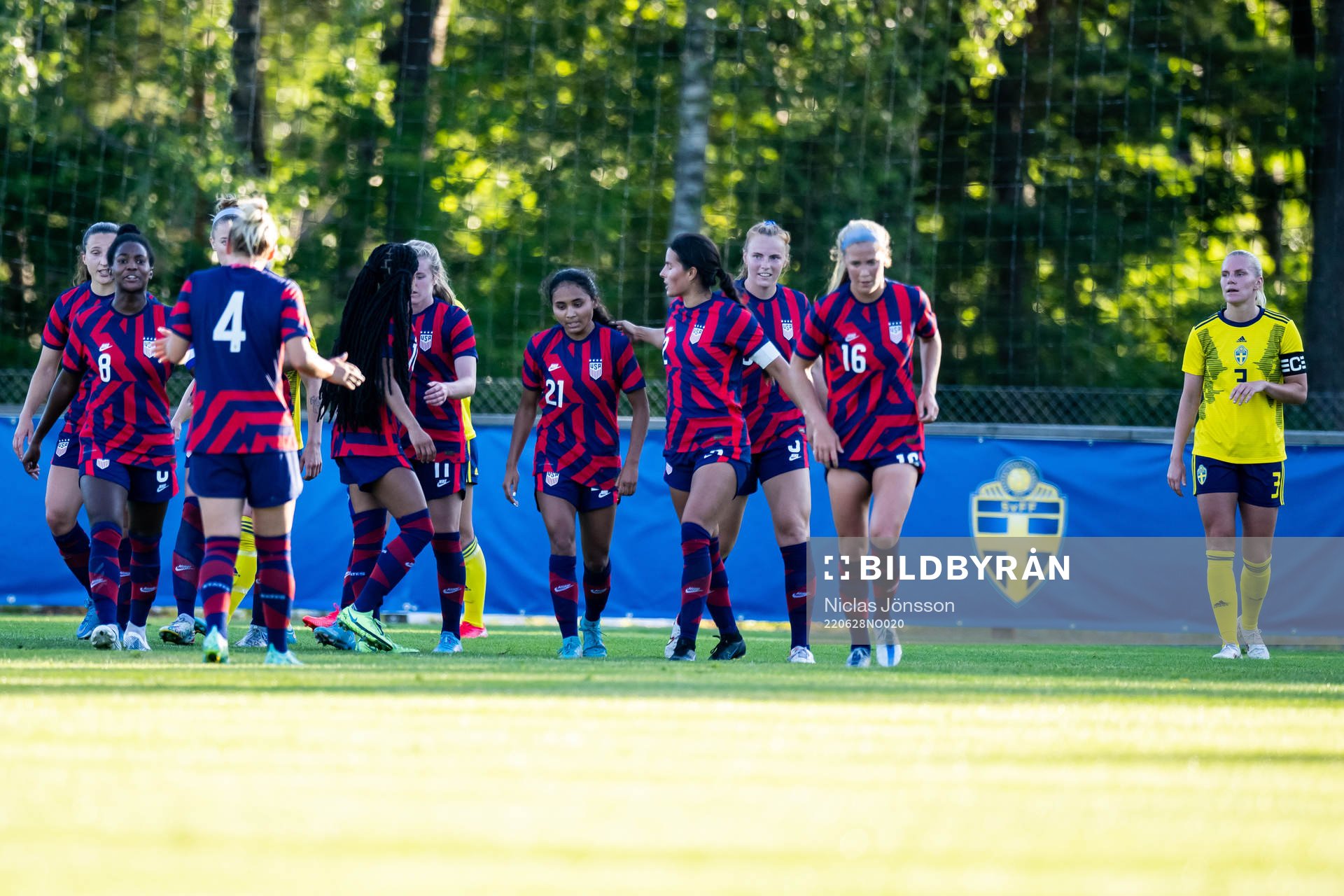 Alyssa Thompson celebrates