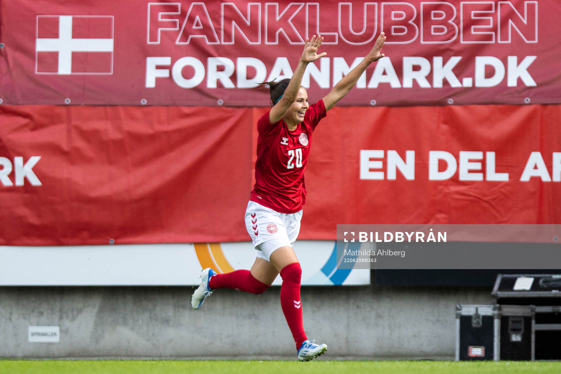 Signe Bruun of Denmark celebrates the 1-0 goal