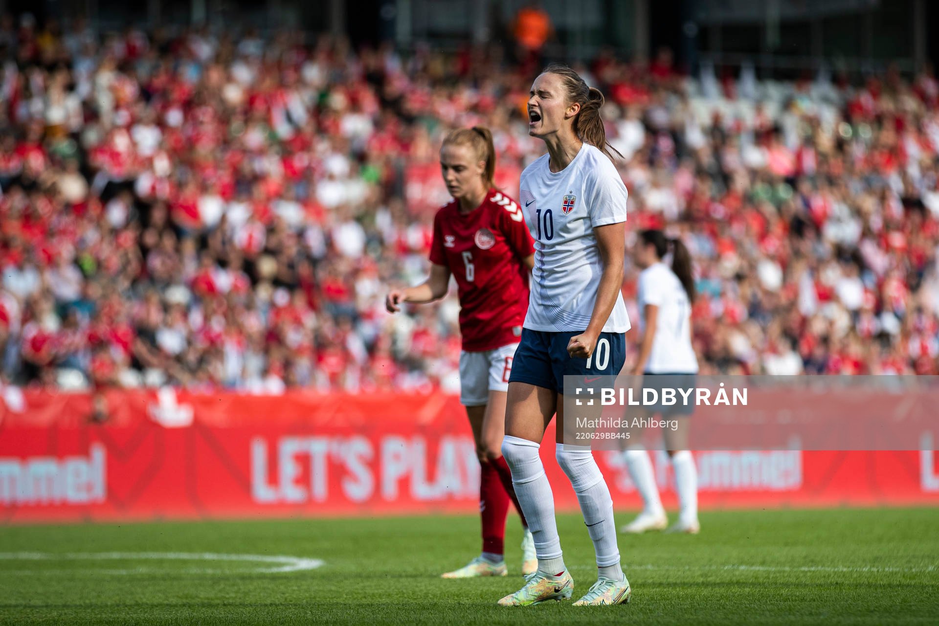 Caroline Graham Hansen of Norway reacts