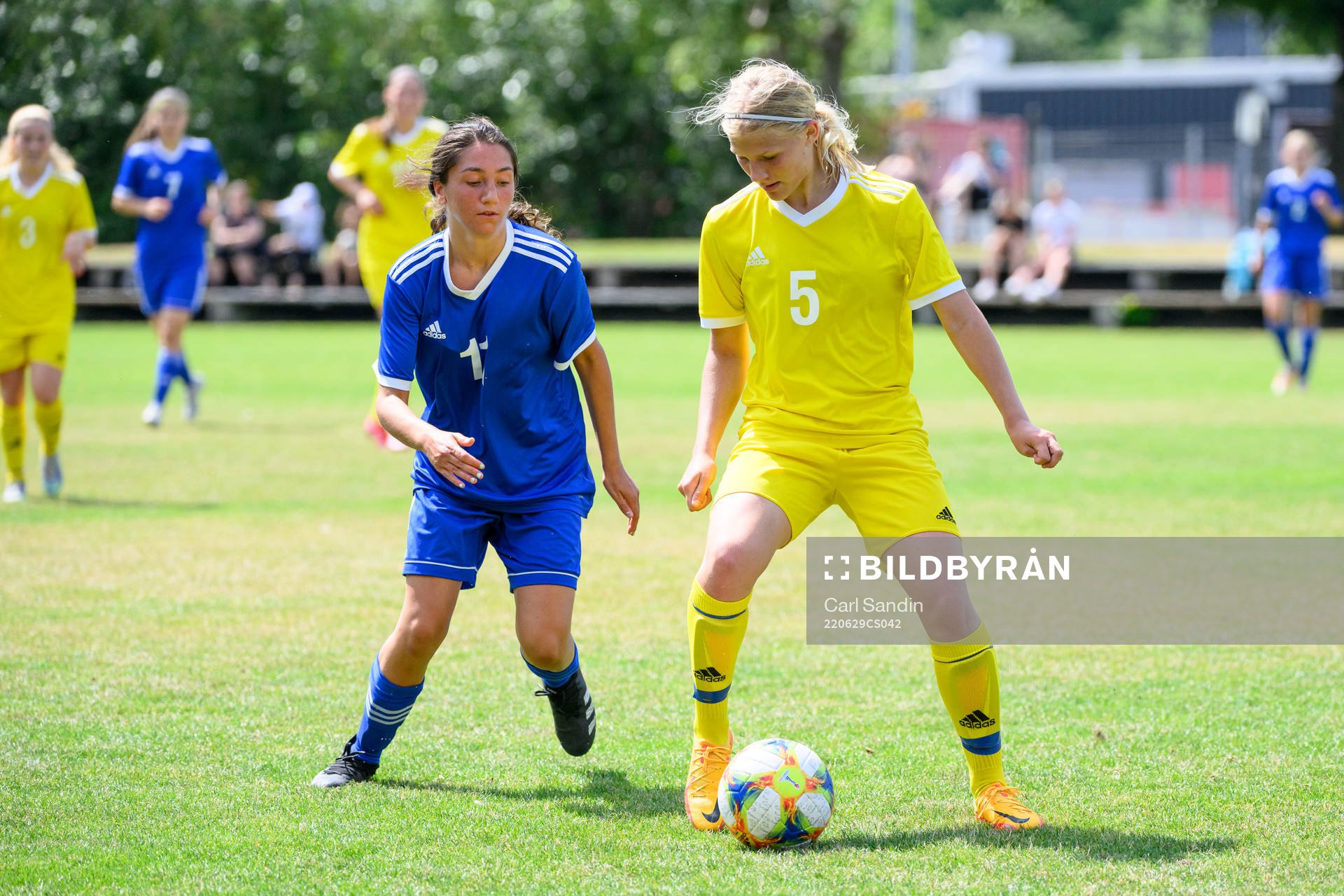 Sirelle Maroutian och Alma Larsson
