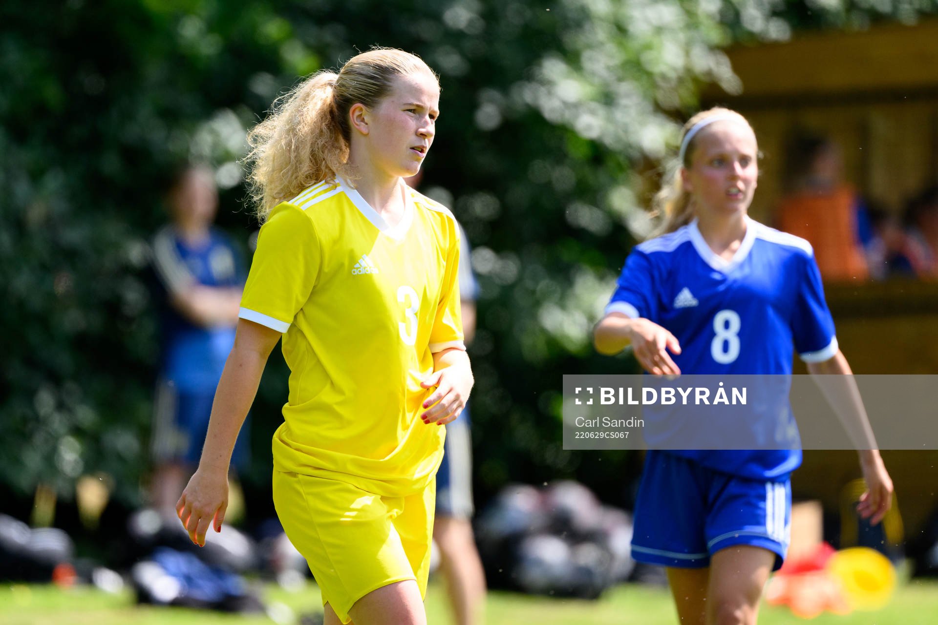 Alicia Ekfeldt under en fotbollsmatch på SvFF:s riksläger för F15 den 29 juni 2022 i Halmstad. 