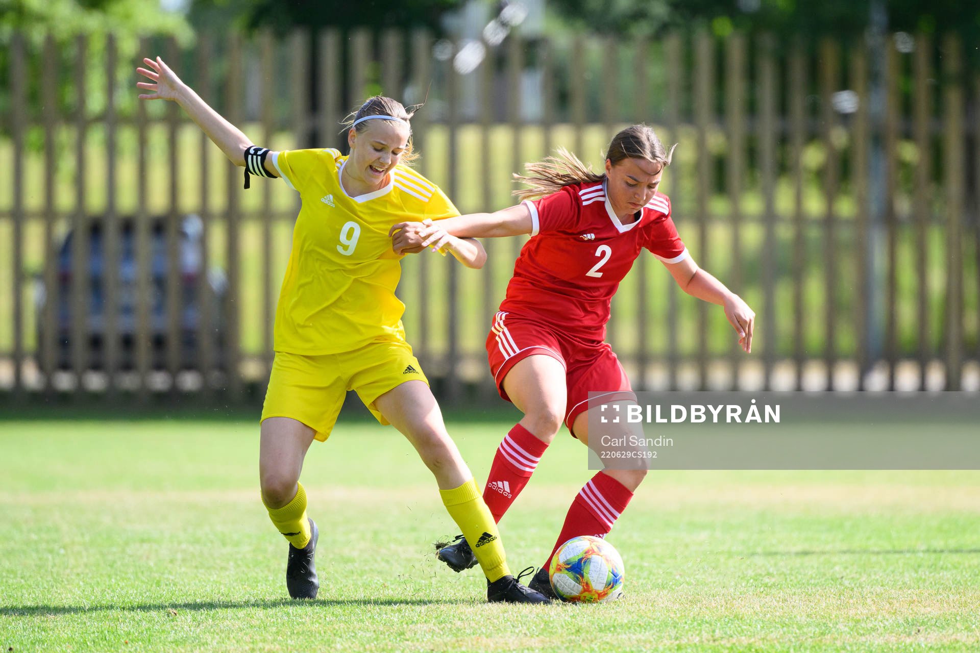Fabienne Bartholdson och Leila Sehovic