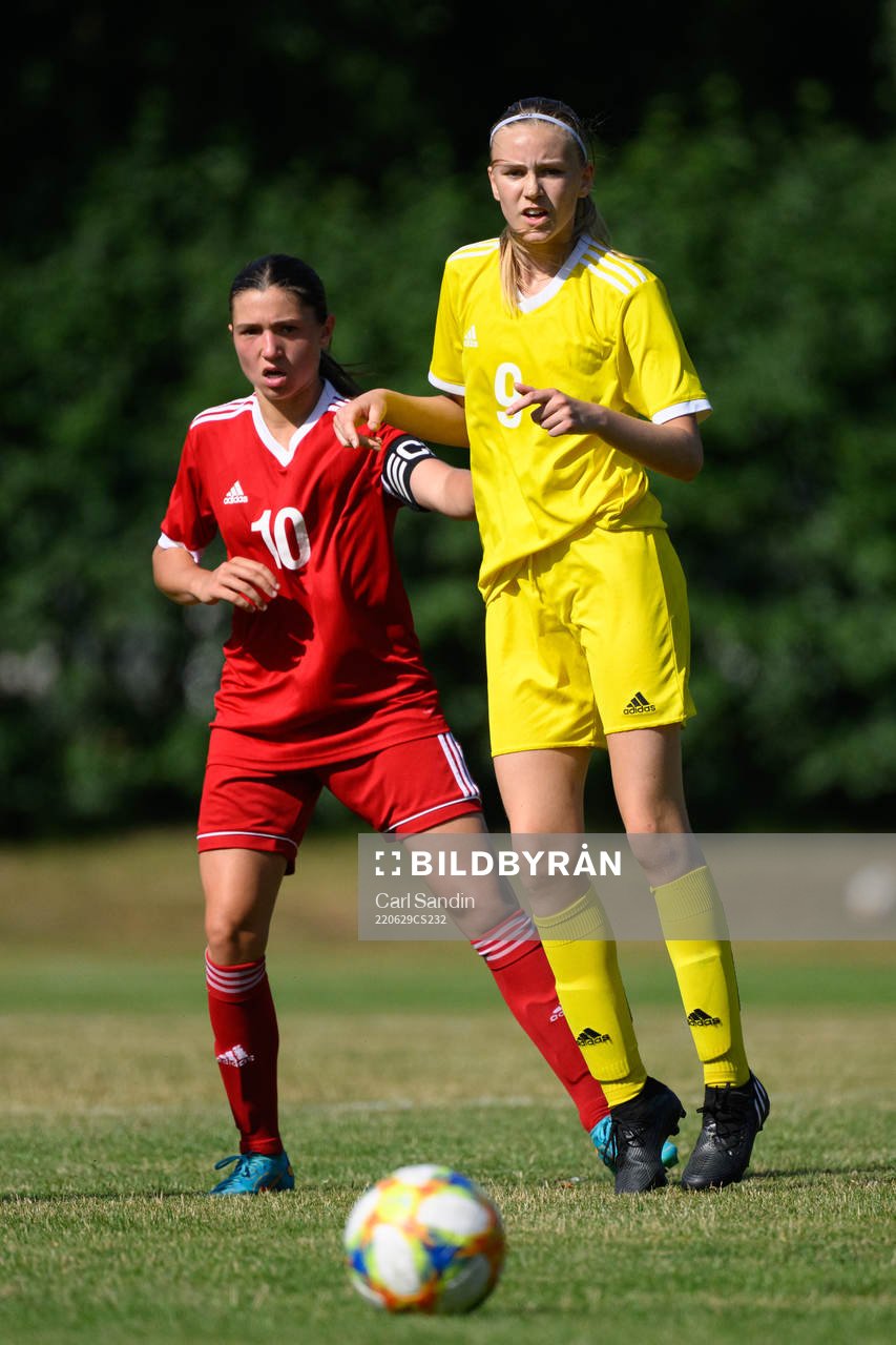 Thea Staffansson och Fabienne Bartholdson