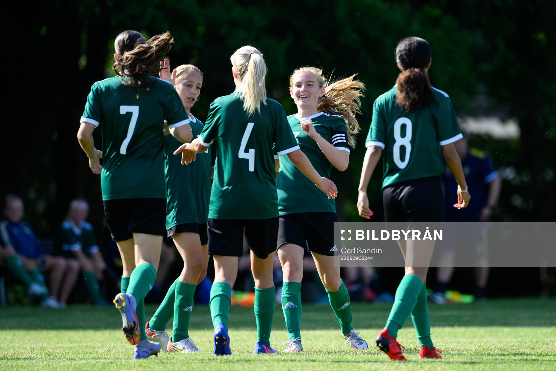 Amanda Grahn under en fotbollsmatch på SvFF:s riksläger för F15 den 29 juni 2022 i Halmstad. 