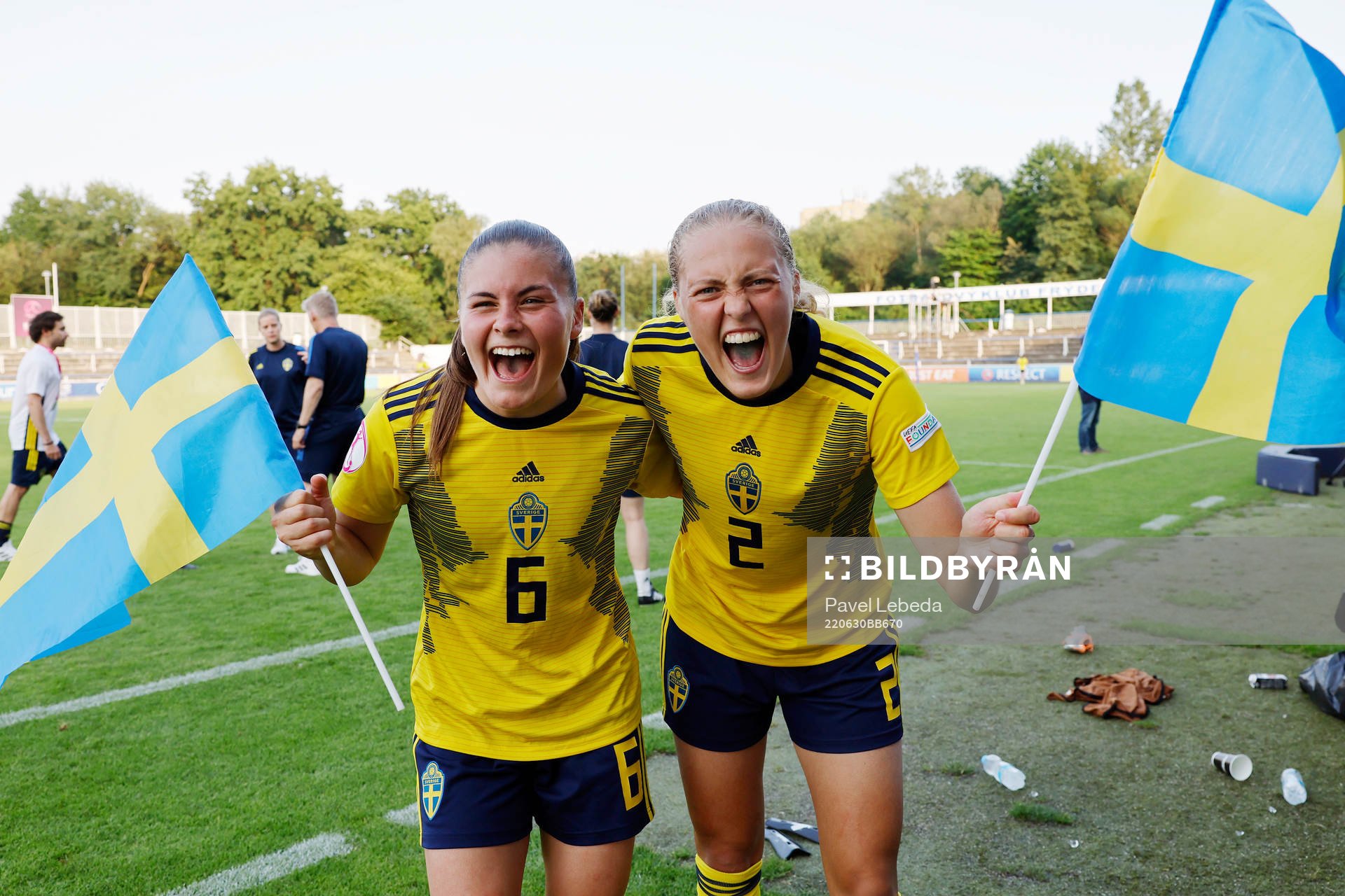 Hanna Wijk and Elma Junttila Nelhage of Sweden celebrate