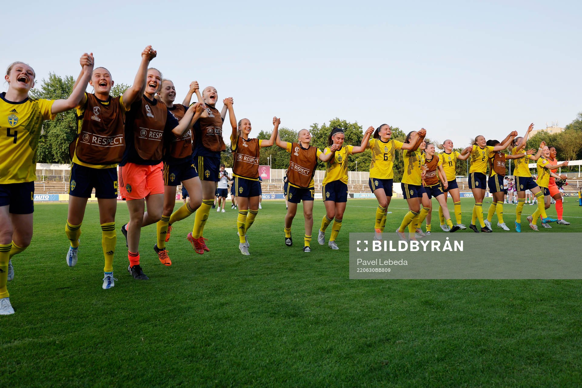 Players of Sweden celebrate