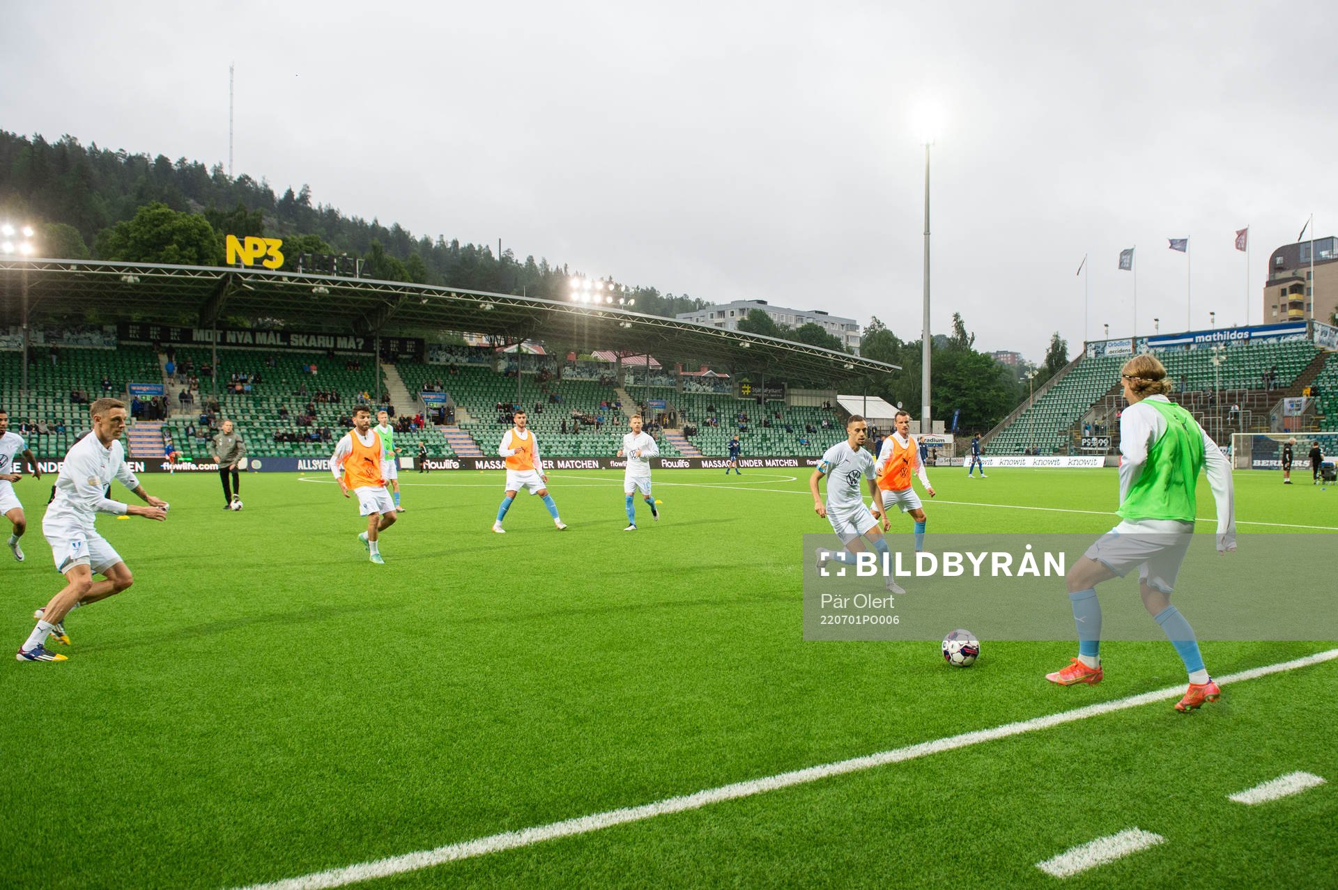 Malmö FFs spelare värmer upp