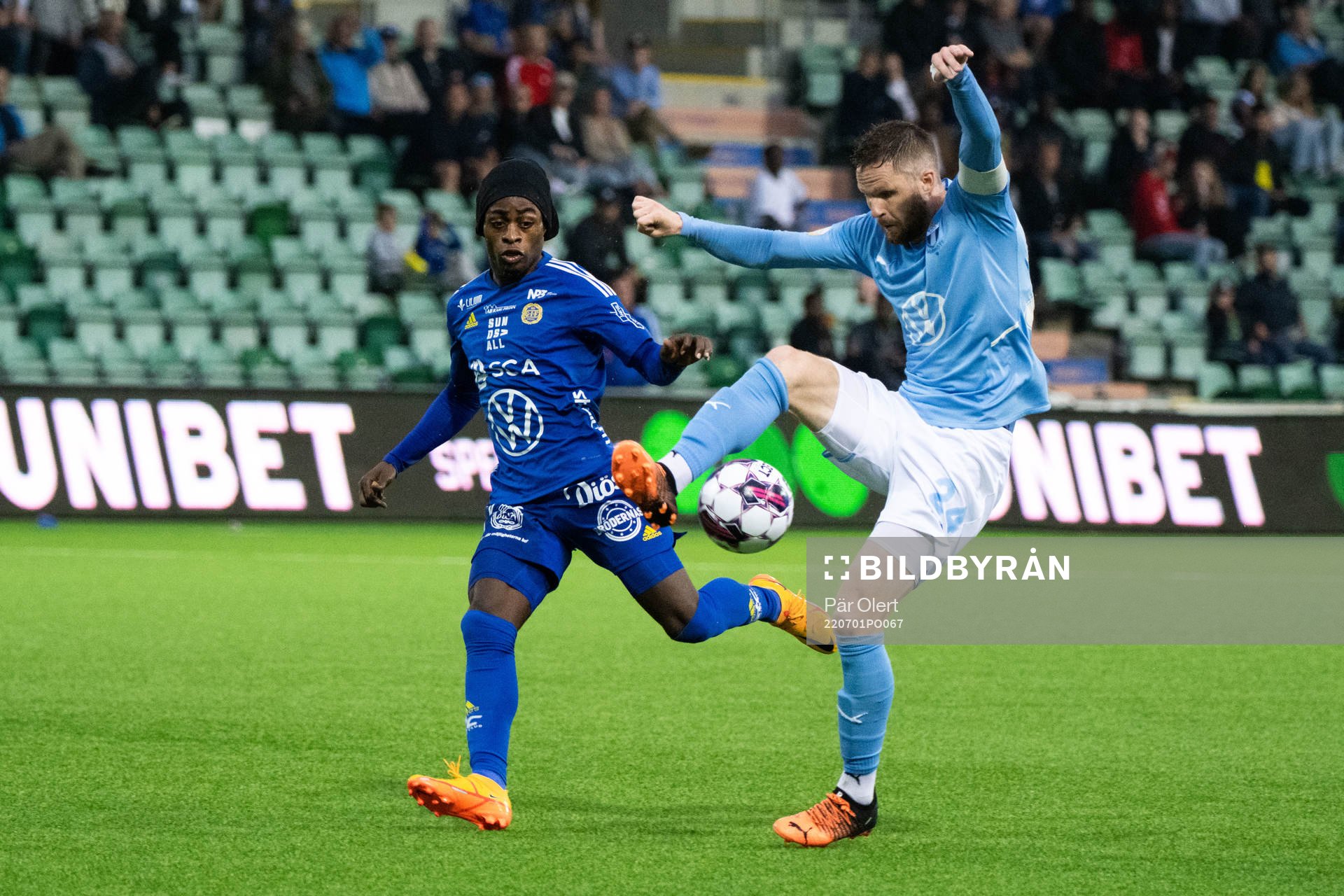 Sundsvalls Ronlado Damus och Malmö FFs Lasse Nielsen