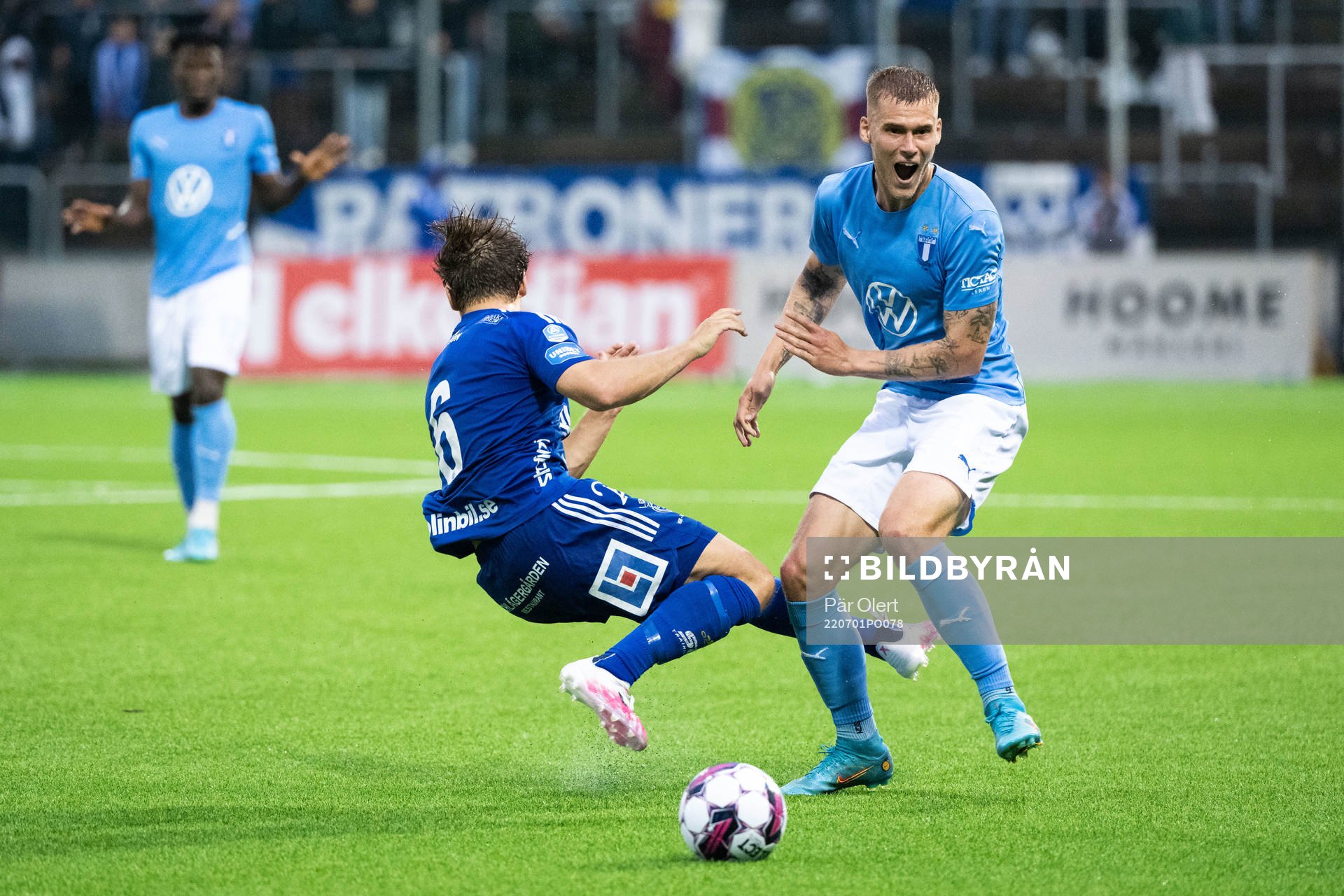 Sundsvalls Daniel Stensson och Malmö FFs Felix Beijmo