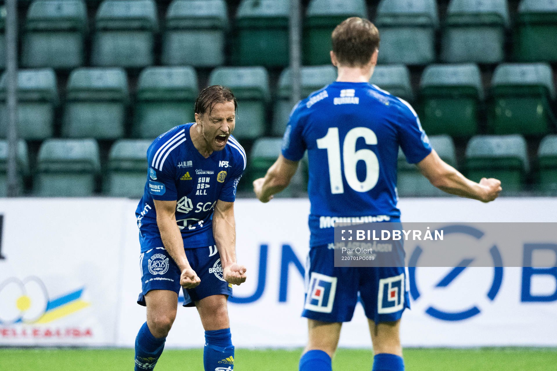 Sundsvalls Daniel Stensson och Marcus Burman jublar
