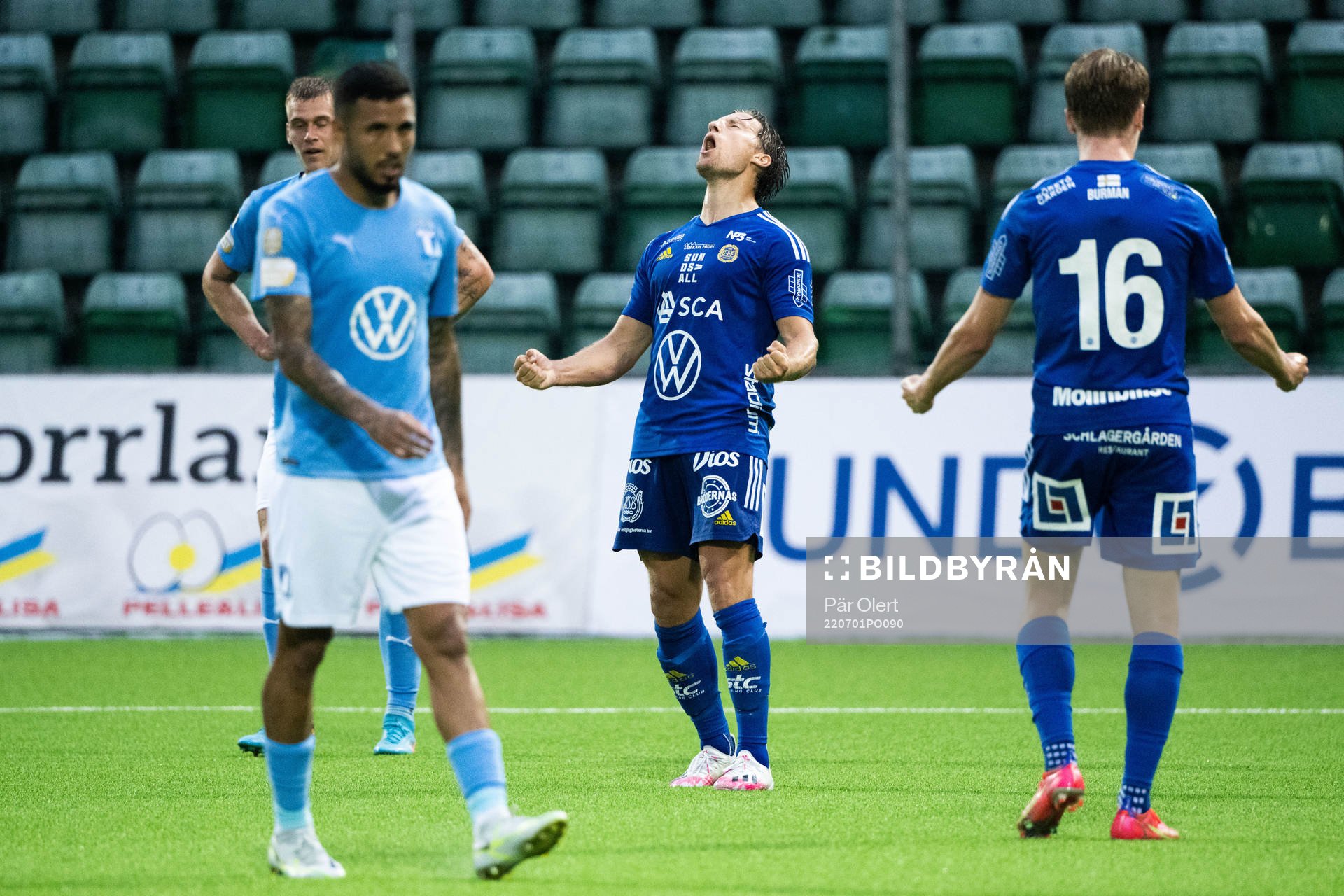 Sundsvalls Daniel Stensson jublar