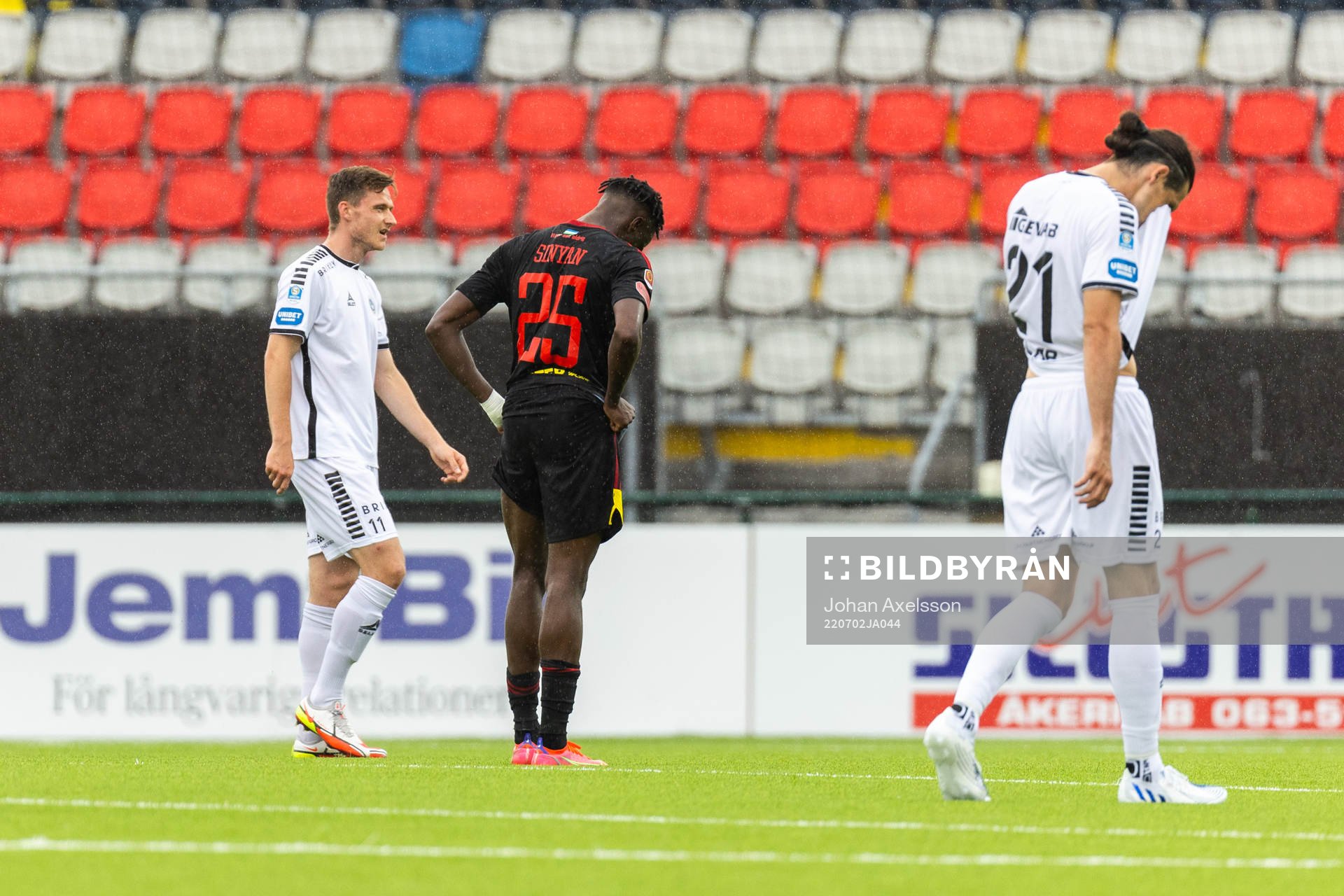 Östersunds Mansour Sinyan deppar