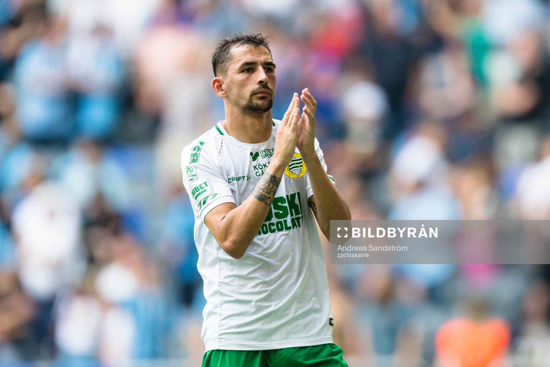 Hammarbys Loret Sadiku tackar publiken