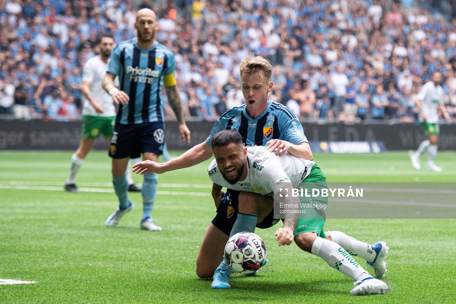 Hammarbys Mohanad Jeahze och Djurgårdens Rasmus Schuller