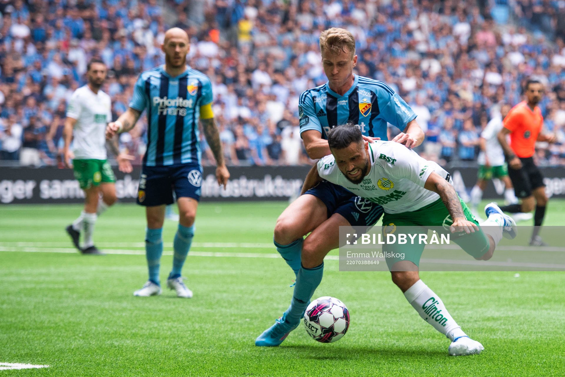 Djurgårdens Rasmus Schüller och Hammarbys Mohanad Jeahze