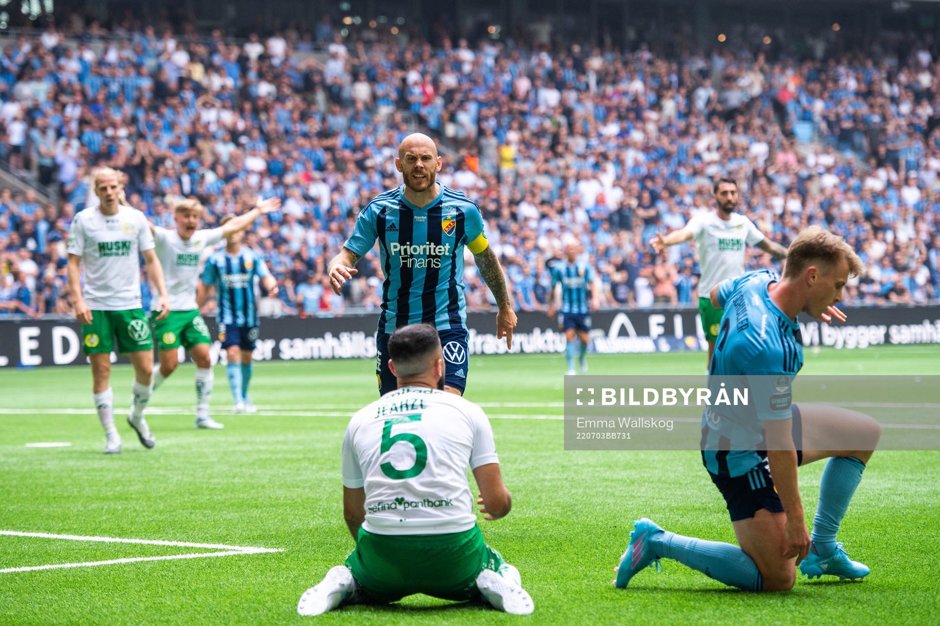 Djurgårdens Magnus Eriksson och Hammarbys Mohanad Jeahze