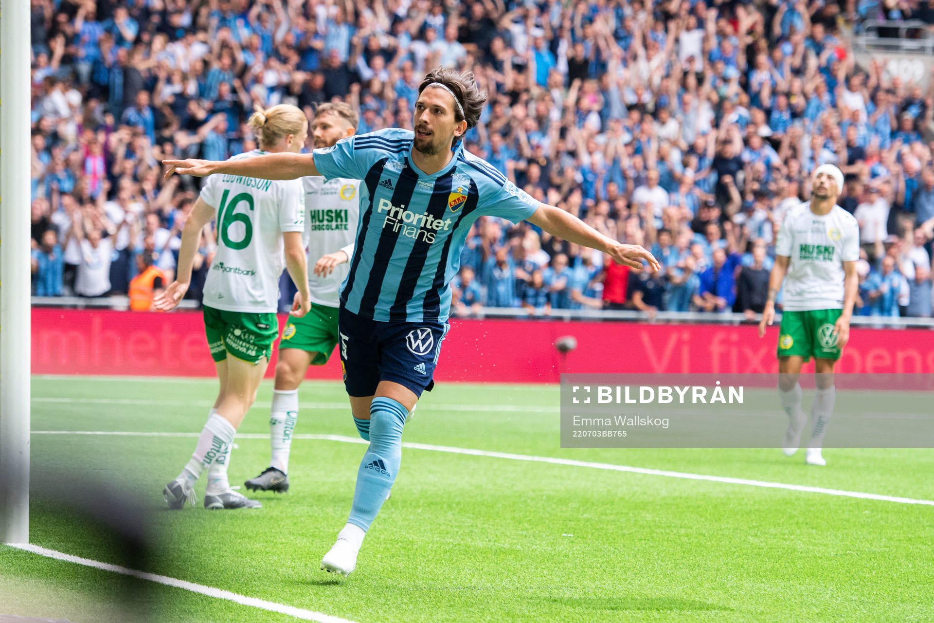 Djurgårdens Gustav Wikheim jublar