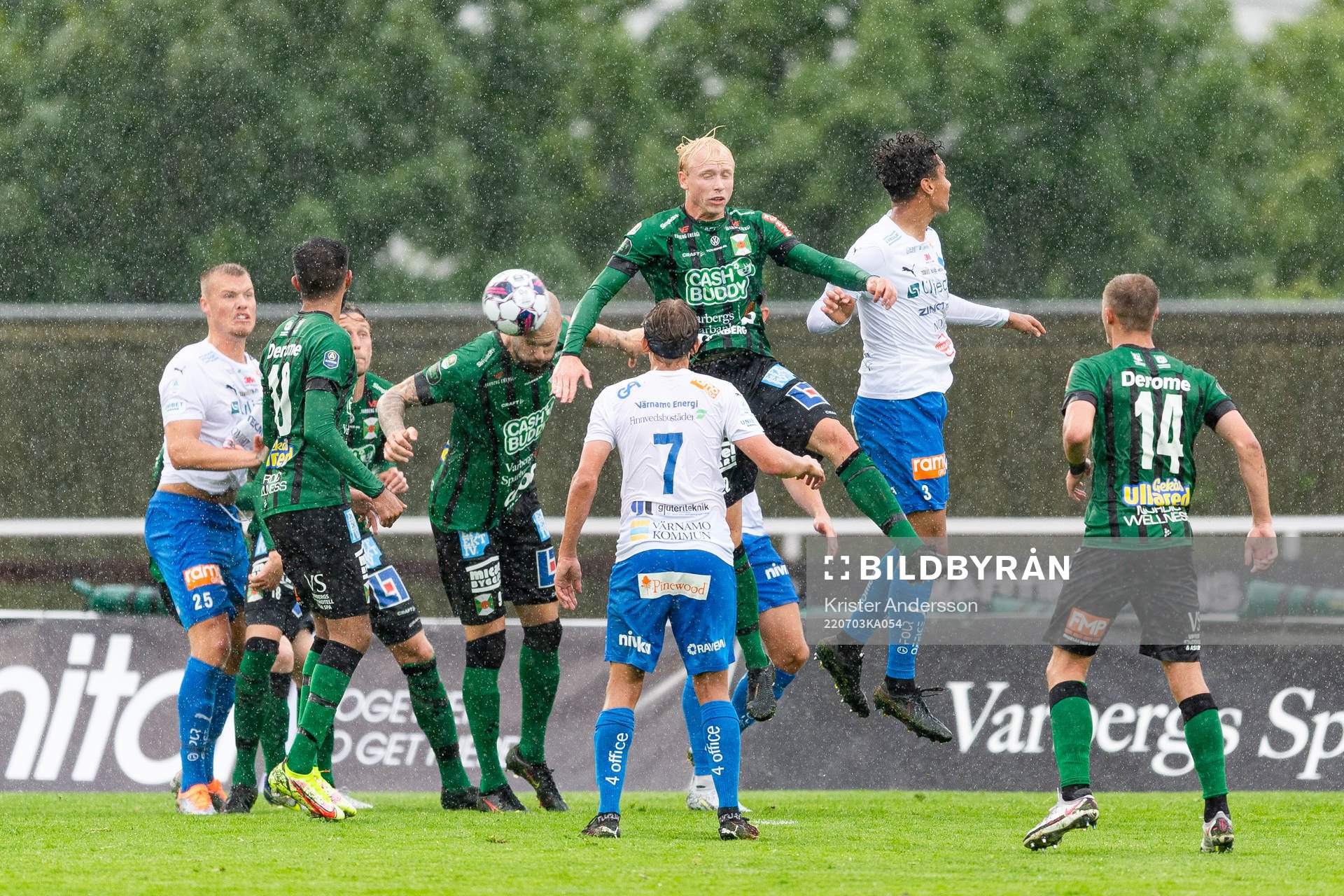 Varbergs André Boman under fotbollsmatchen i Allsvenskan mellan Varberg och Värnamo den 3 juli 2022 i Varberg. 