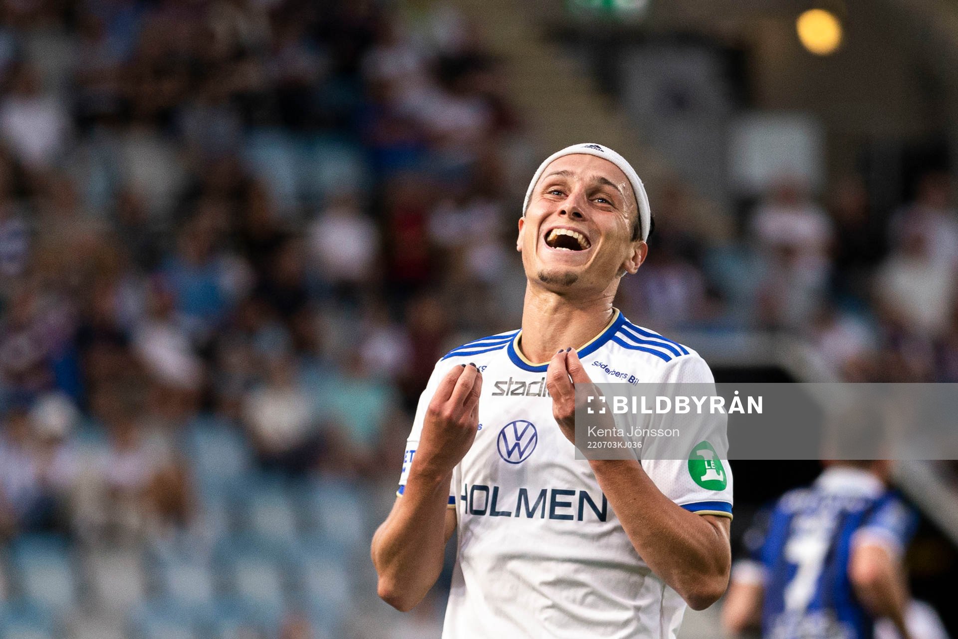 IFK Norrköpings Jonathan Levi reagerar