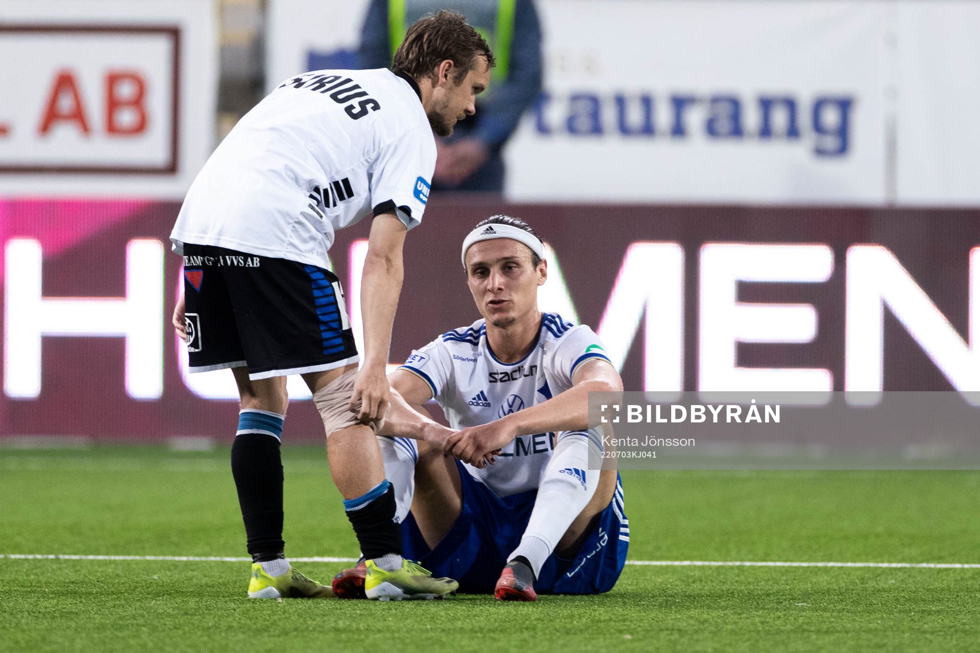 IFK Norrköpings Jonathan Levi deppar bredvid Sirius Patrik