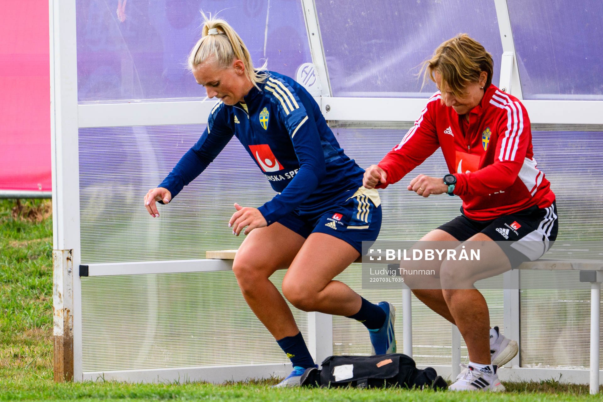 Stina Blackstenius does rehab