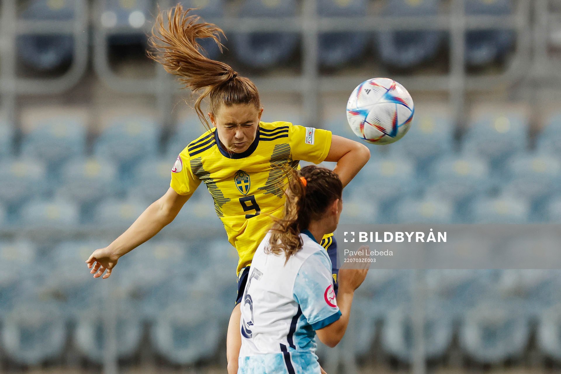Svea Rehnberg of Sweden in action against Selma Løvås of