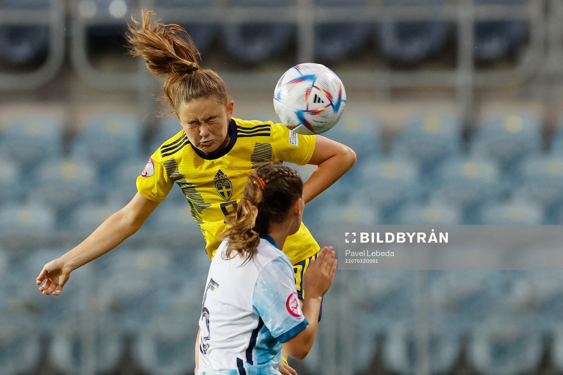 Svea Rehnberg of Sweden in action against Selma Løvås of