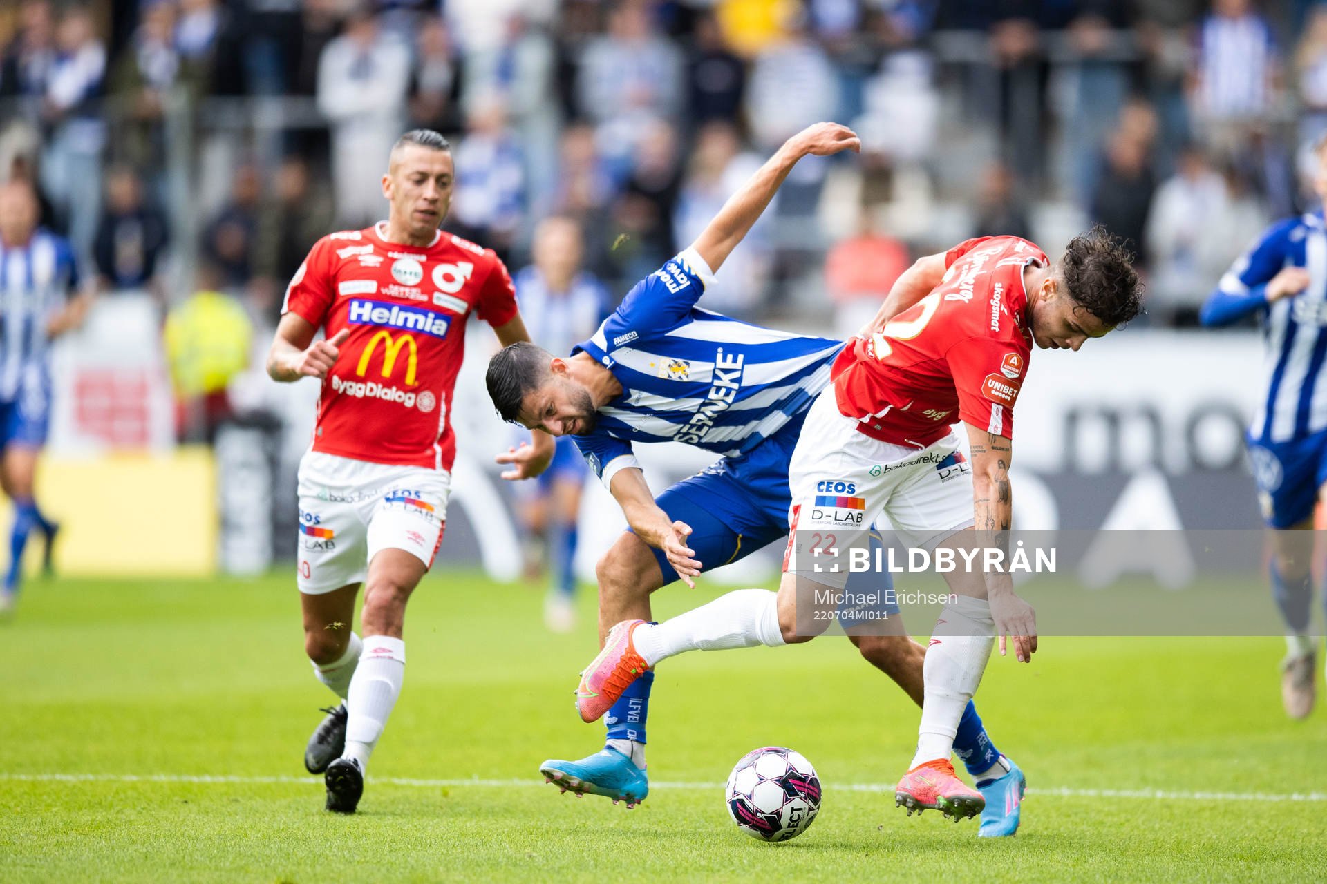 FK Göteborgs Kevin Yakob och Degerfors Justin Salmon
