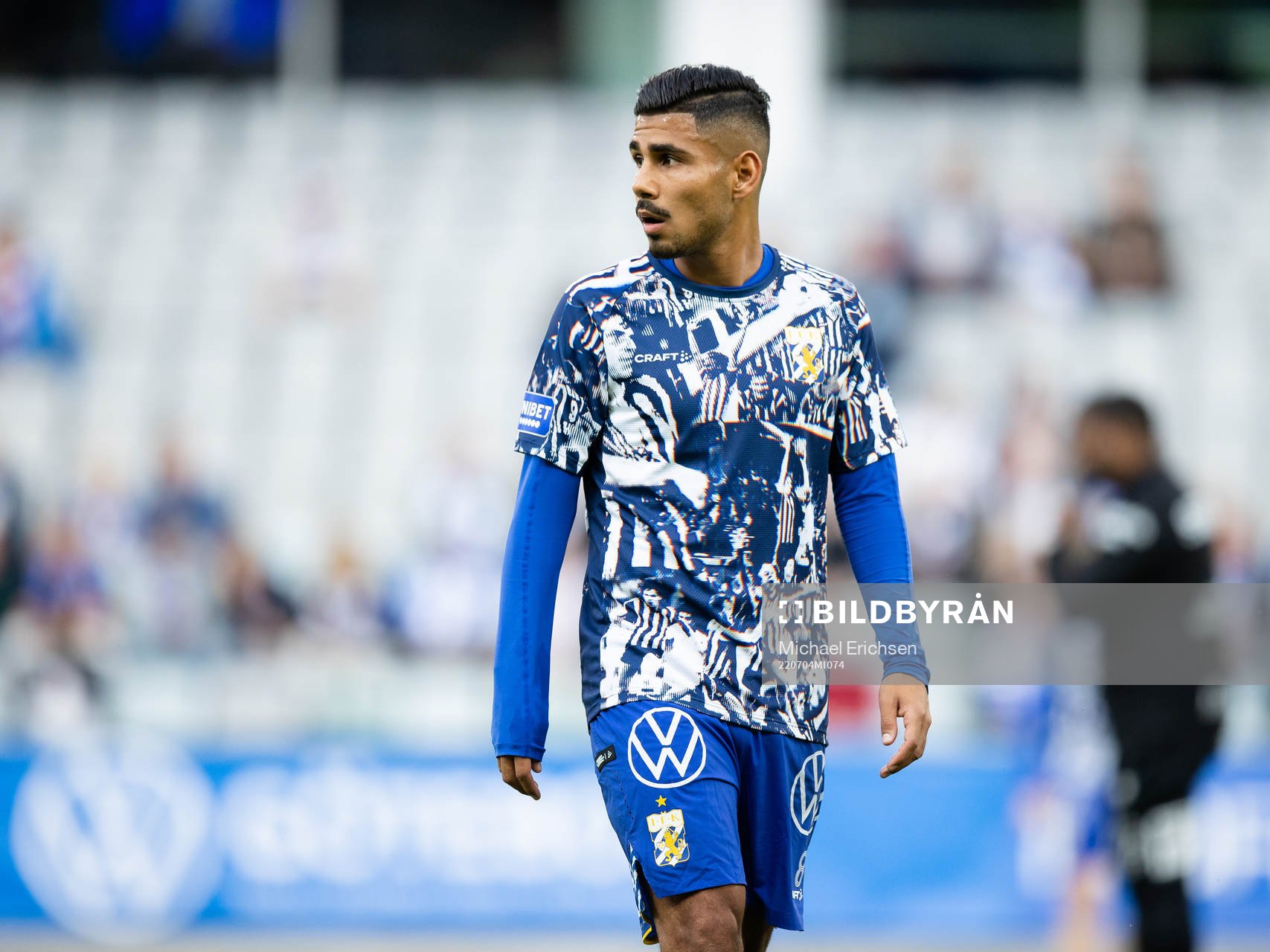 IFK Göteborgs Hosam Aiesh innan fotbollsmatchen i