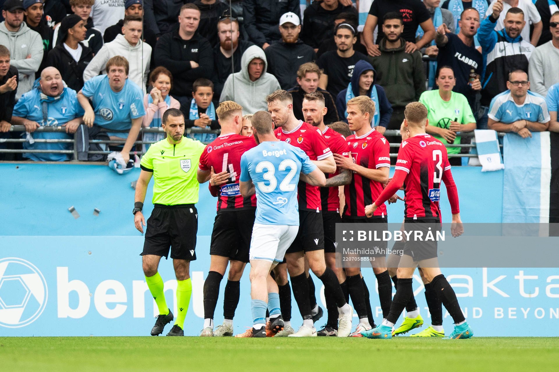 Kristall Mani Ingason of Vikingur celebrates