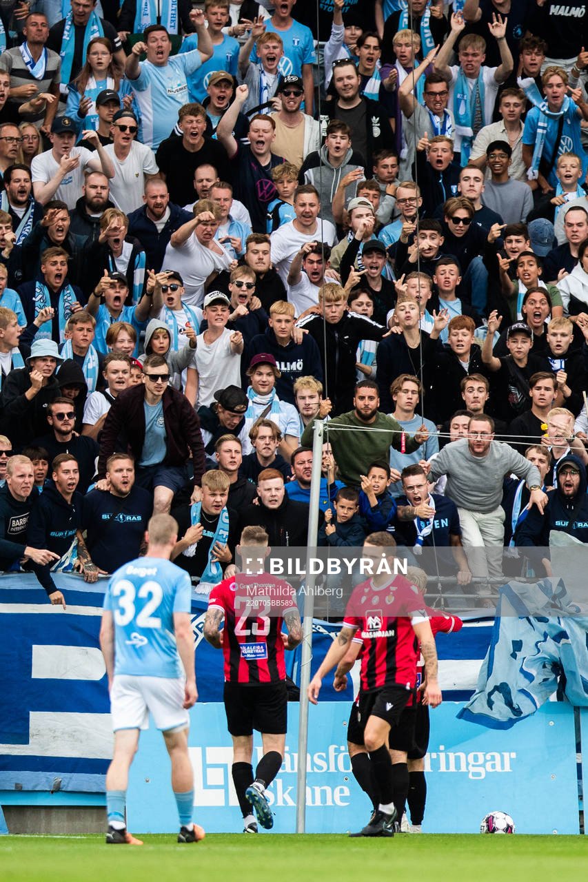 Kristall Mani Ingason of Vikingur celebrates