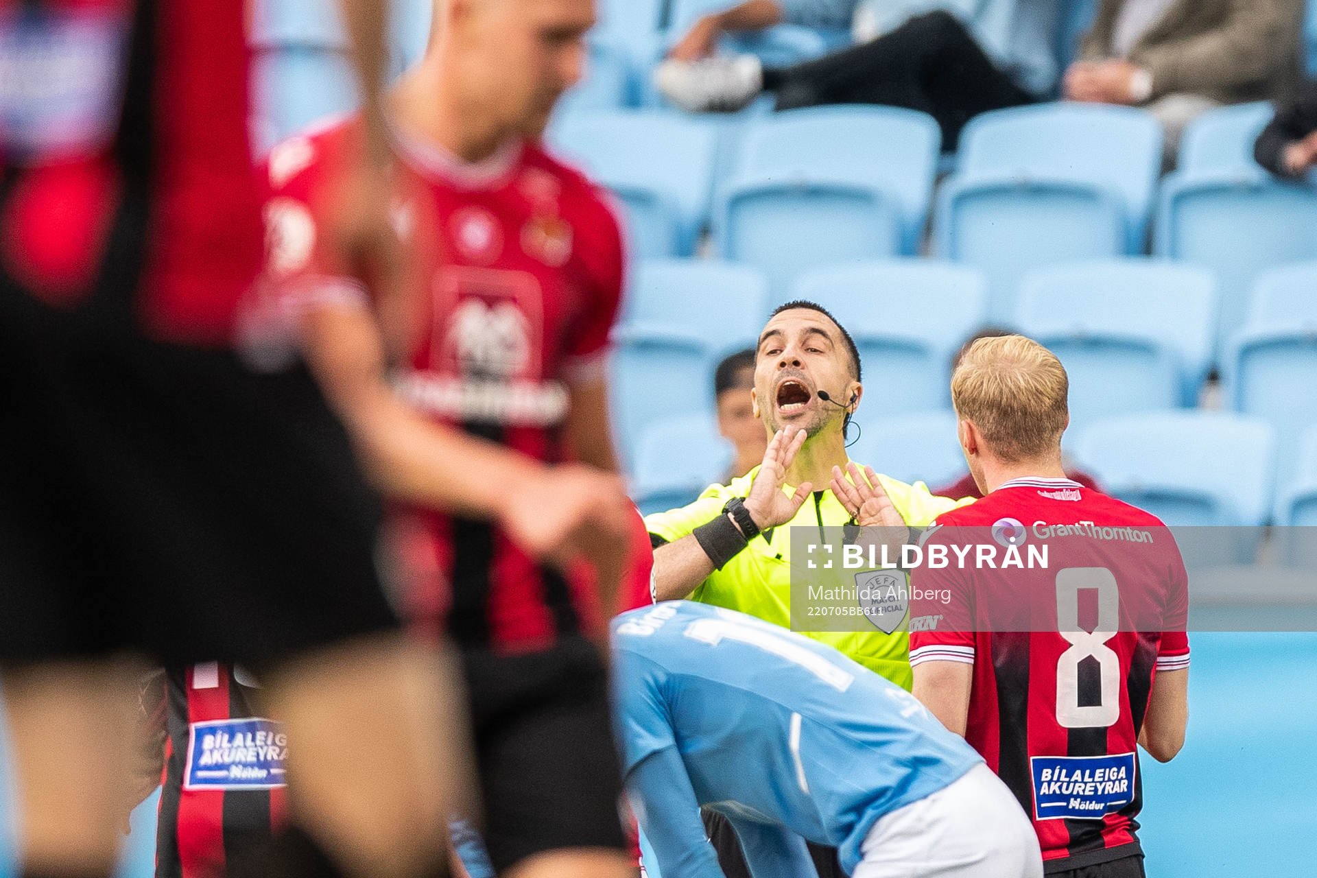 Referee Dumitri Muntean