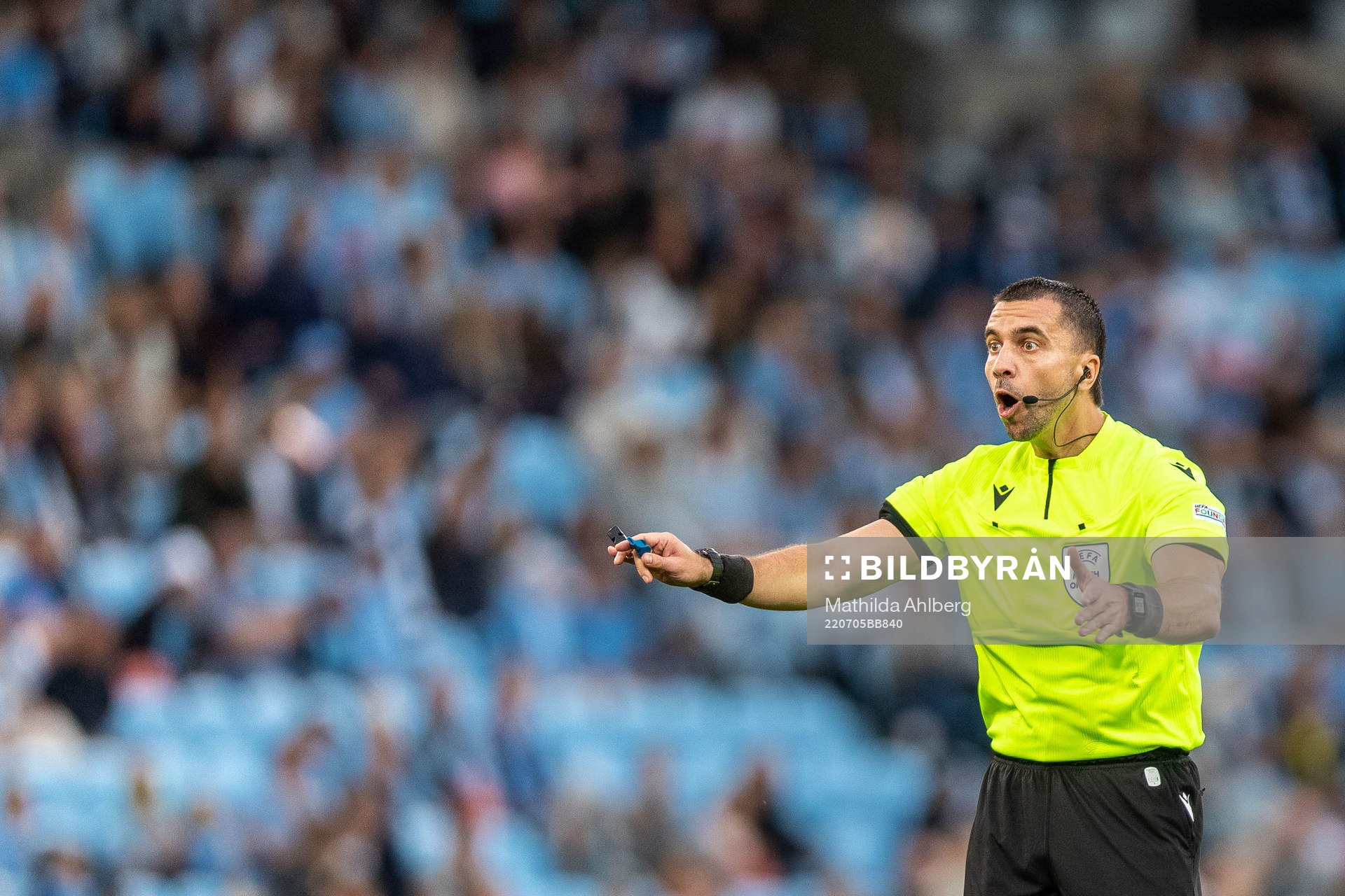Referee Dumitri Muntean