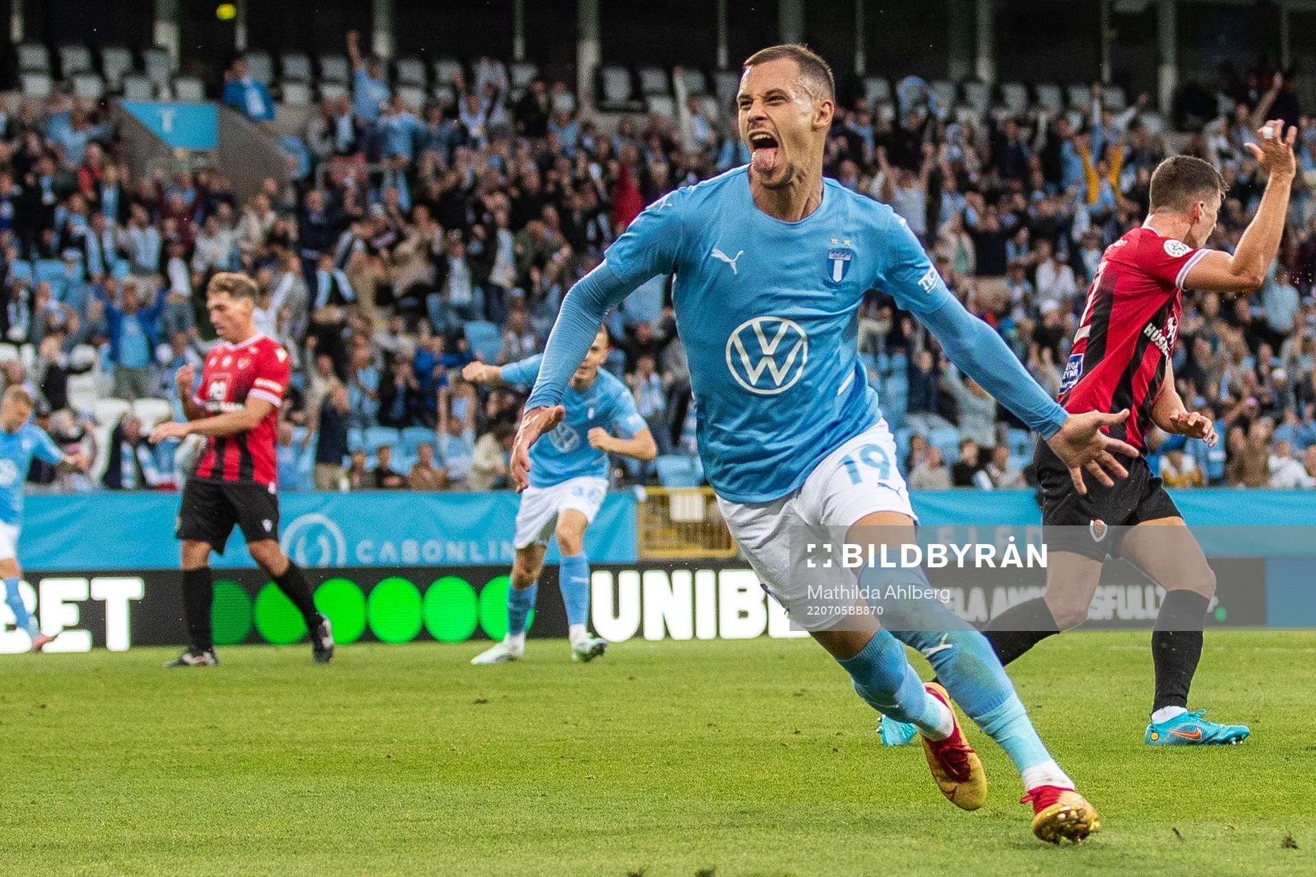 Veljko Birmancevic of Malmö FF celebrates 3-1