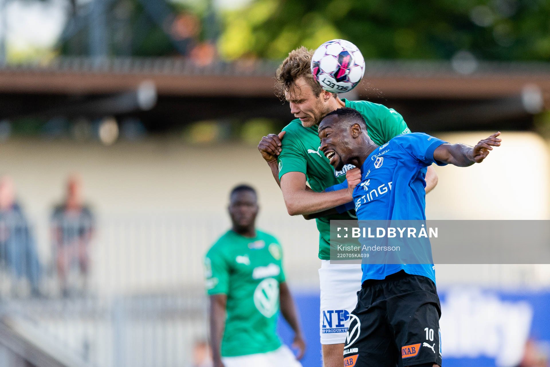 Jönköpings Marcus Degerlund och Halmstads Sadat Karim