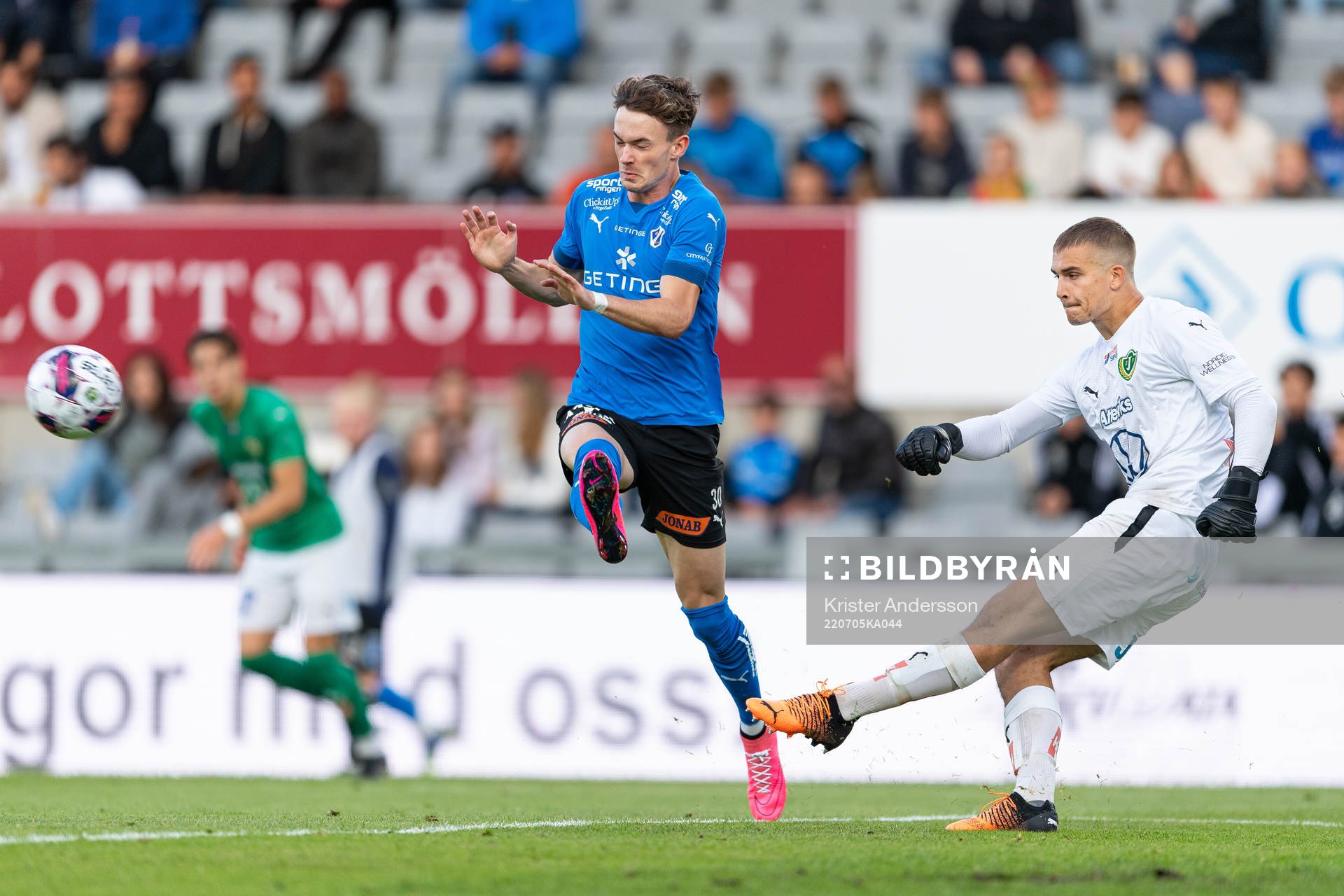 Halmstads Alexander Johansson och Jönköpings målvakt