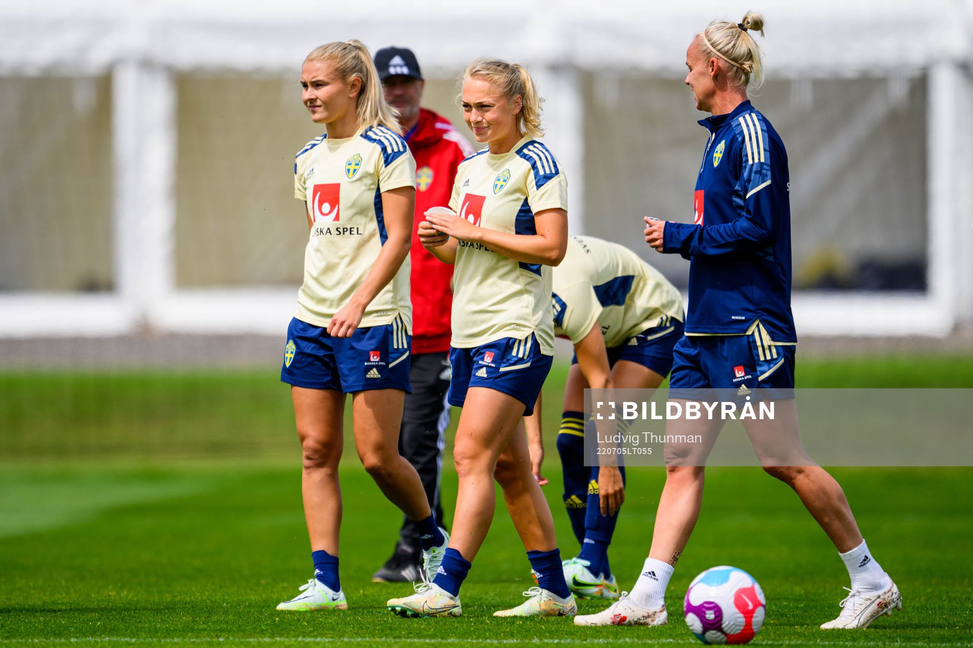 Amanda Nilden, Hanna Bennison and Caroline Seger