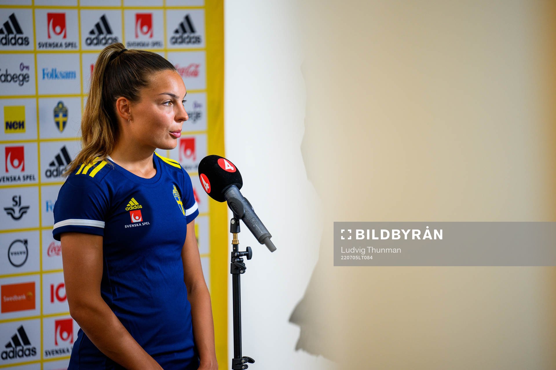 Johanna Rytting Kaneryd is interviewed by the media