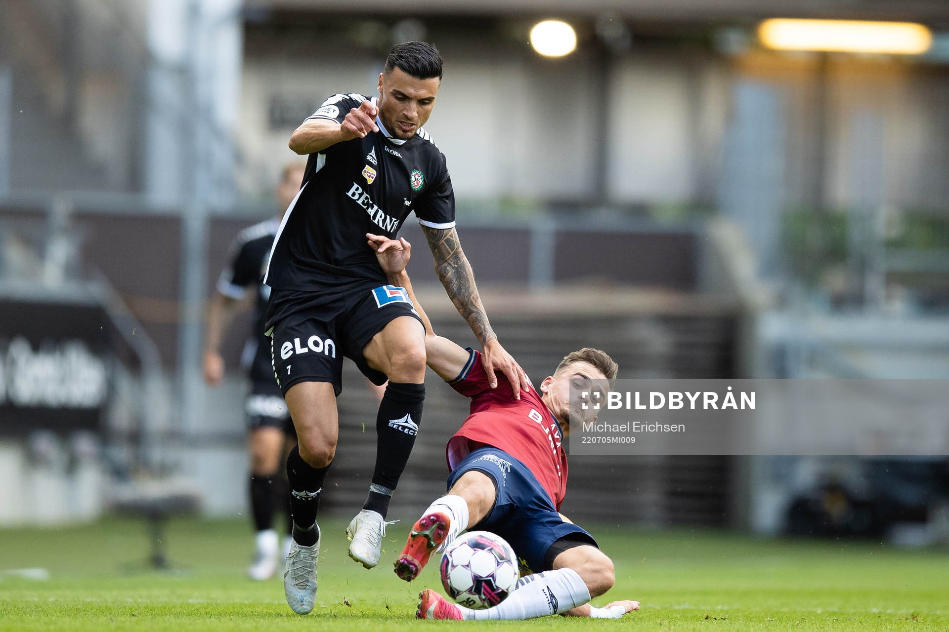 Örebros Ahmed Yasin och Örgrytes Ajdin Zeljkovic
