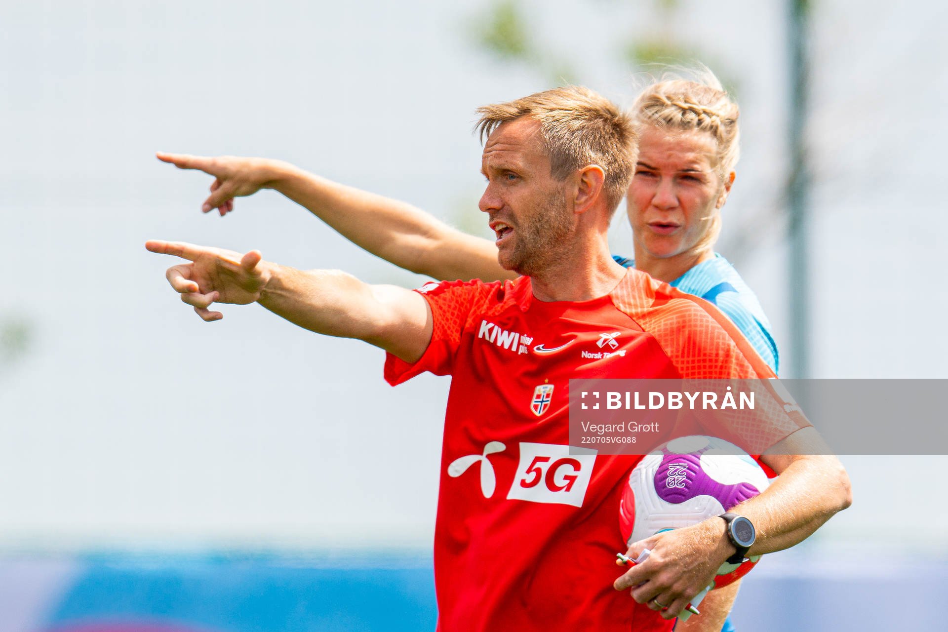 Martin Sjögren, head coach, and Ada Hegerberg of the