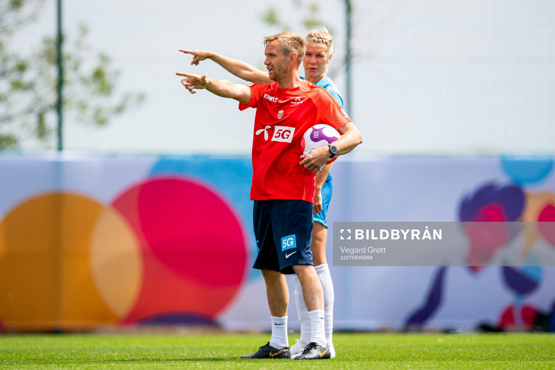 Martin Sjögren, head coach, and Ada Hegerberg of the