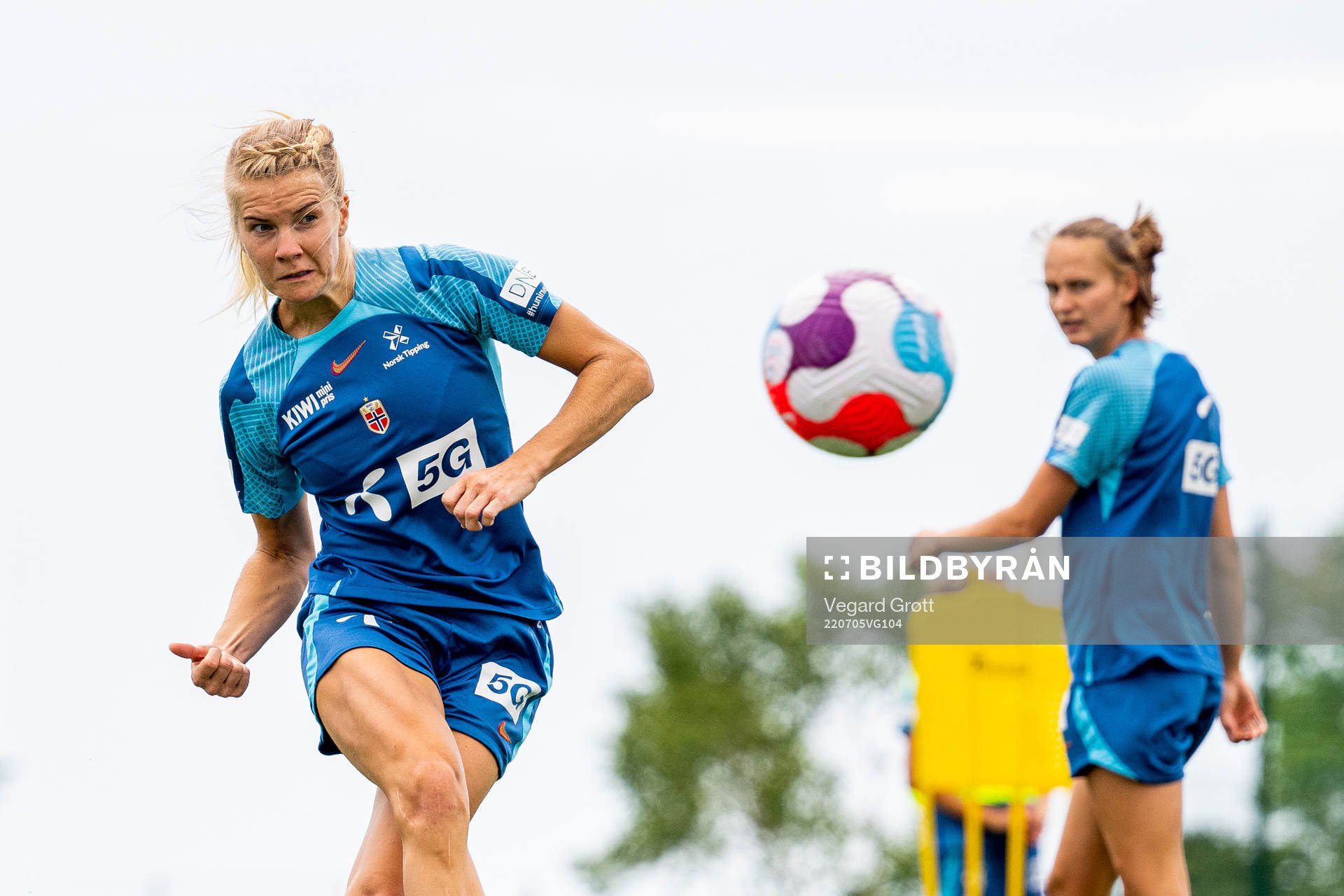 Ada Hegerberg and Caroline Graham Hansen of the Norwegian