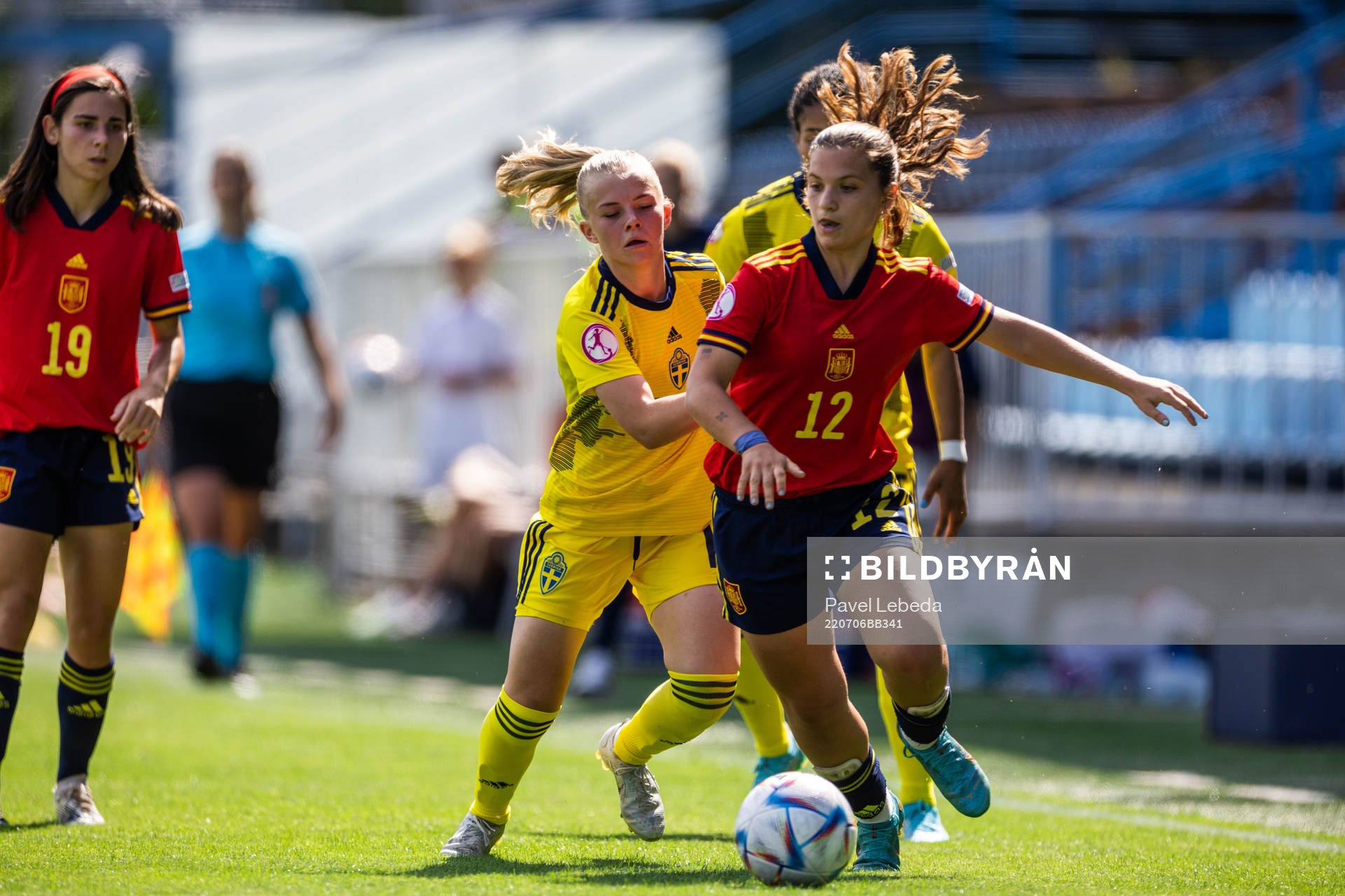 Matilda Nildén of Sweden and Esther Laborde of Spain